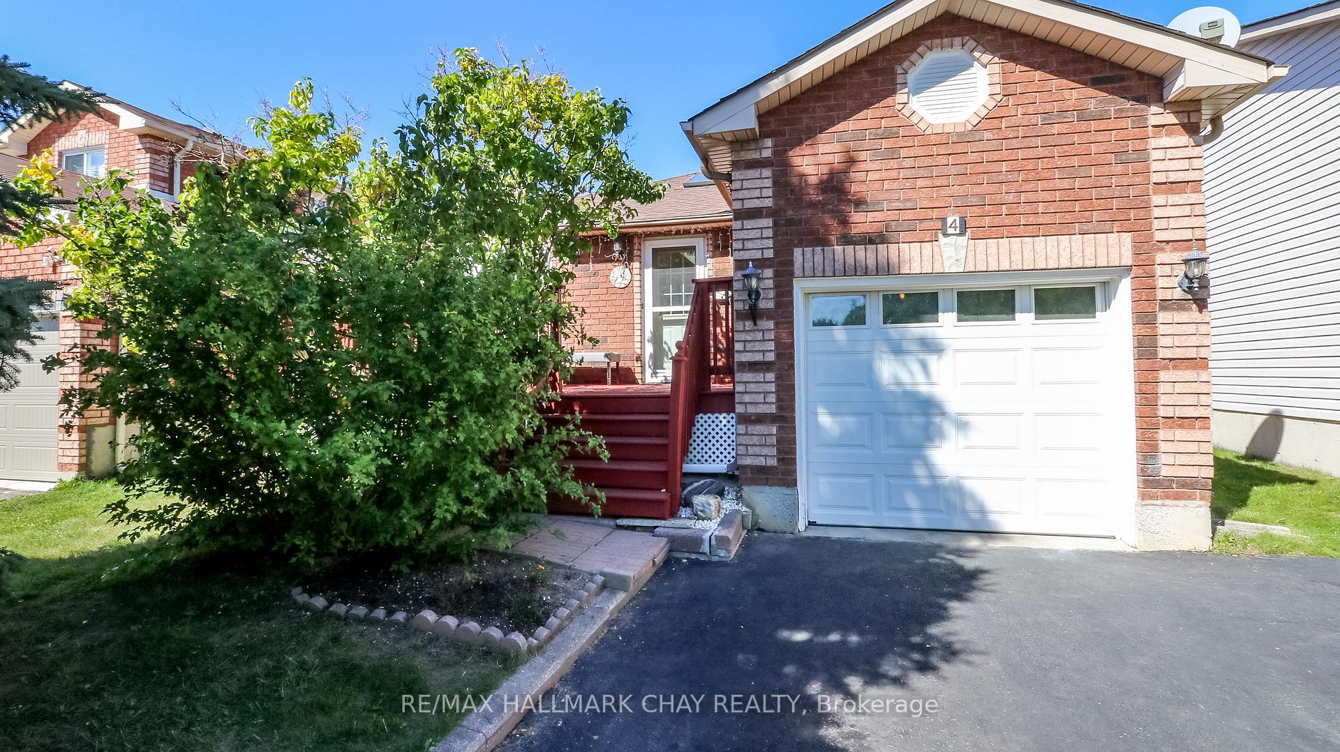 Photo 2 of 4 Hersey Crescent, Barrie, Holly — HOMEH