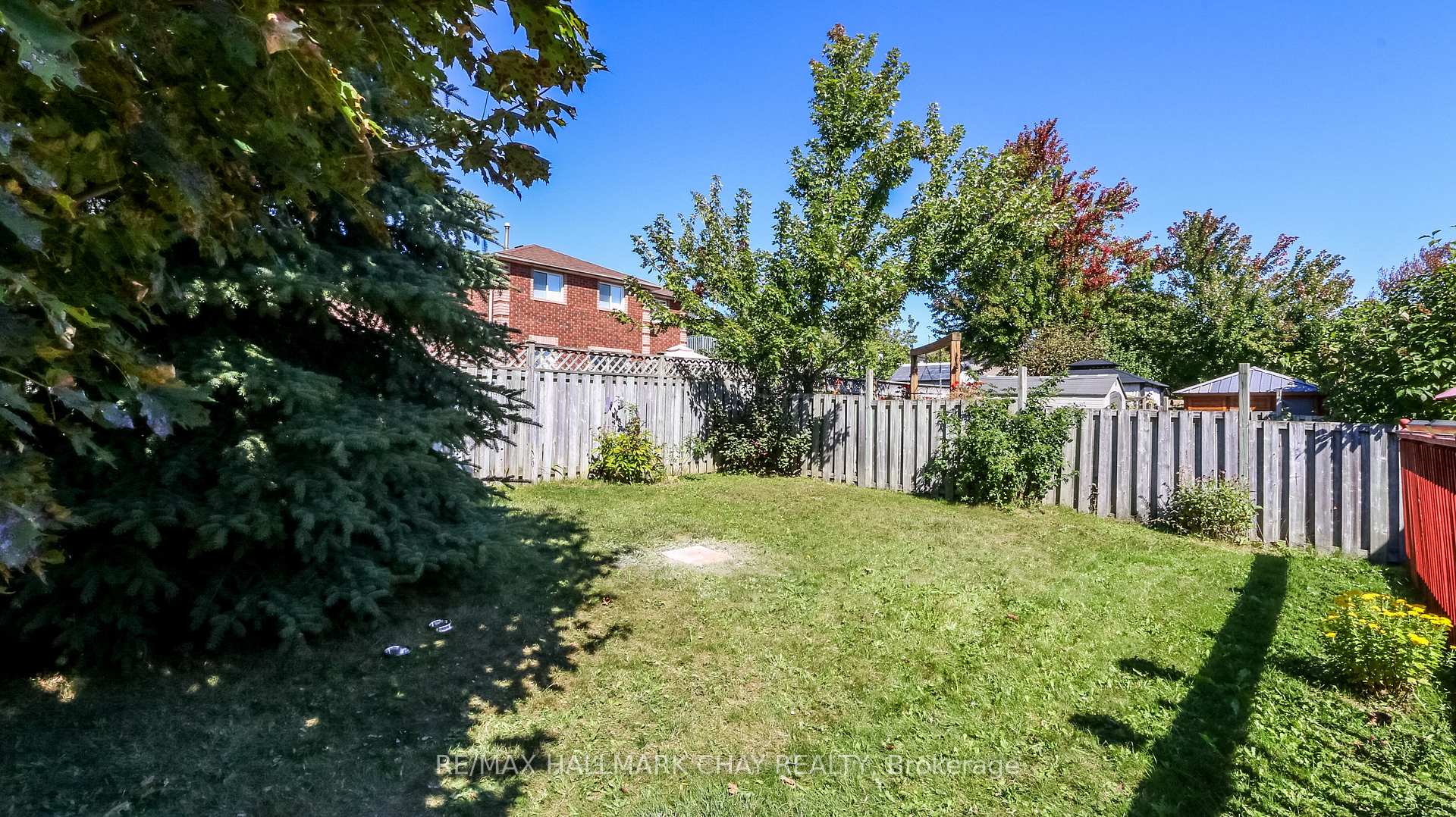 Photo 5 of 4 Hersey Crescent, Barrie, Holly — HOMEH
