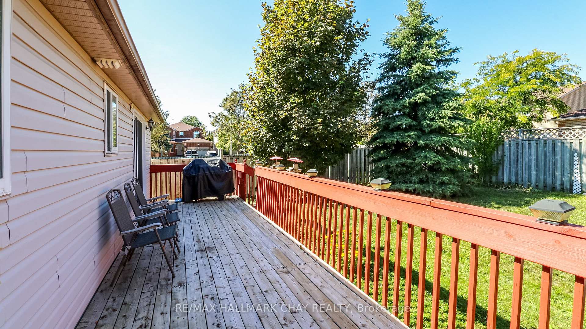 Photo 7 of 4 Hersey Crescent, Barrie, Holly — HOMEH
