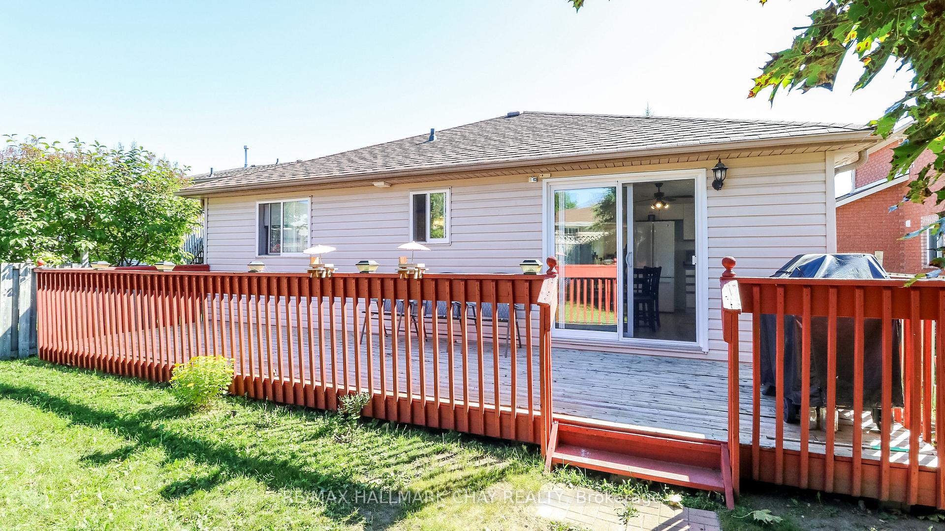 Photo 9 of 4 Hersey Crescent, Barrie, Holly — HOMEH