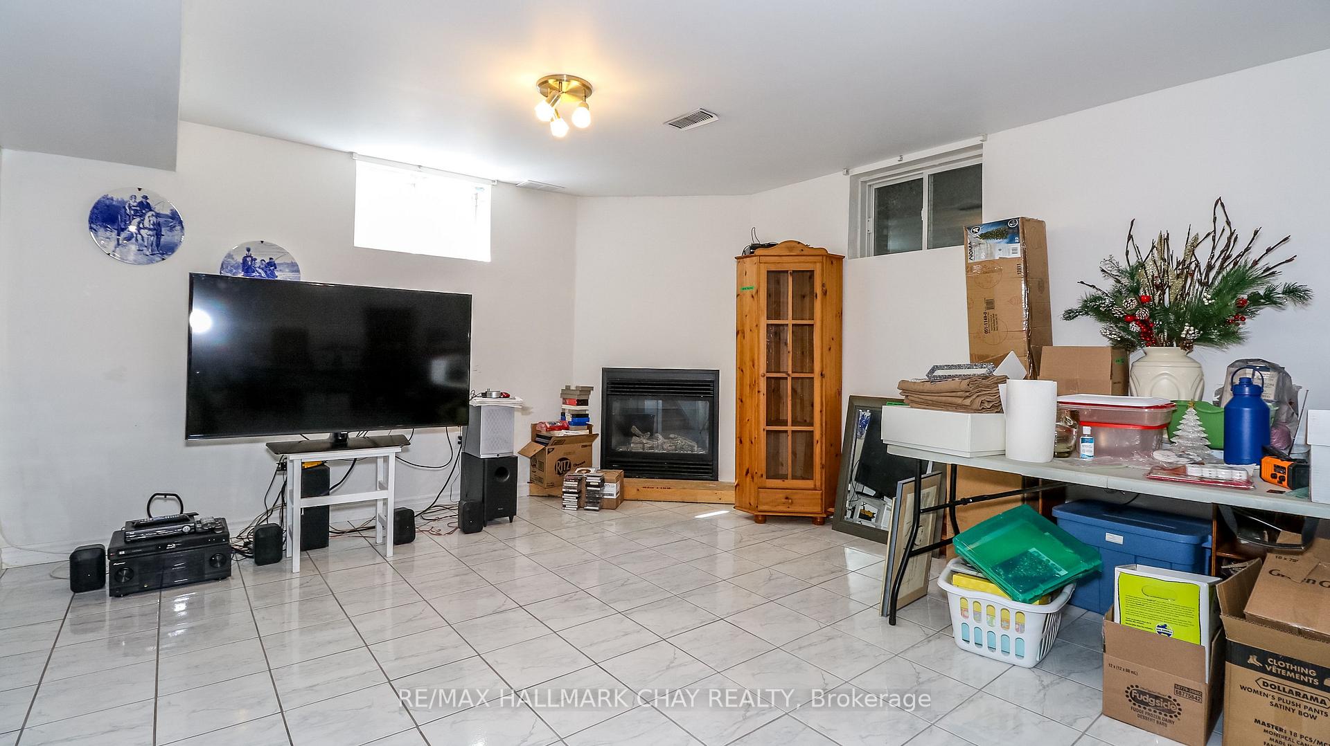 Photo 32 of 4 Hersey Crescent, Barrie, Holly — HOMEH