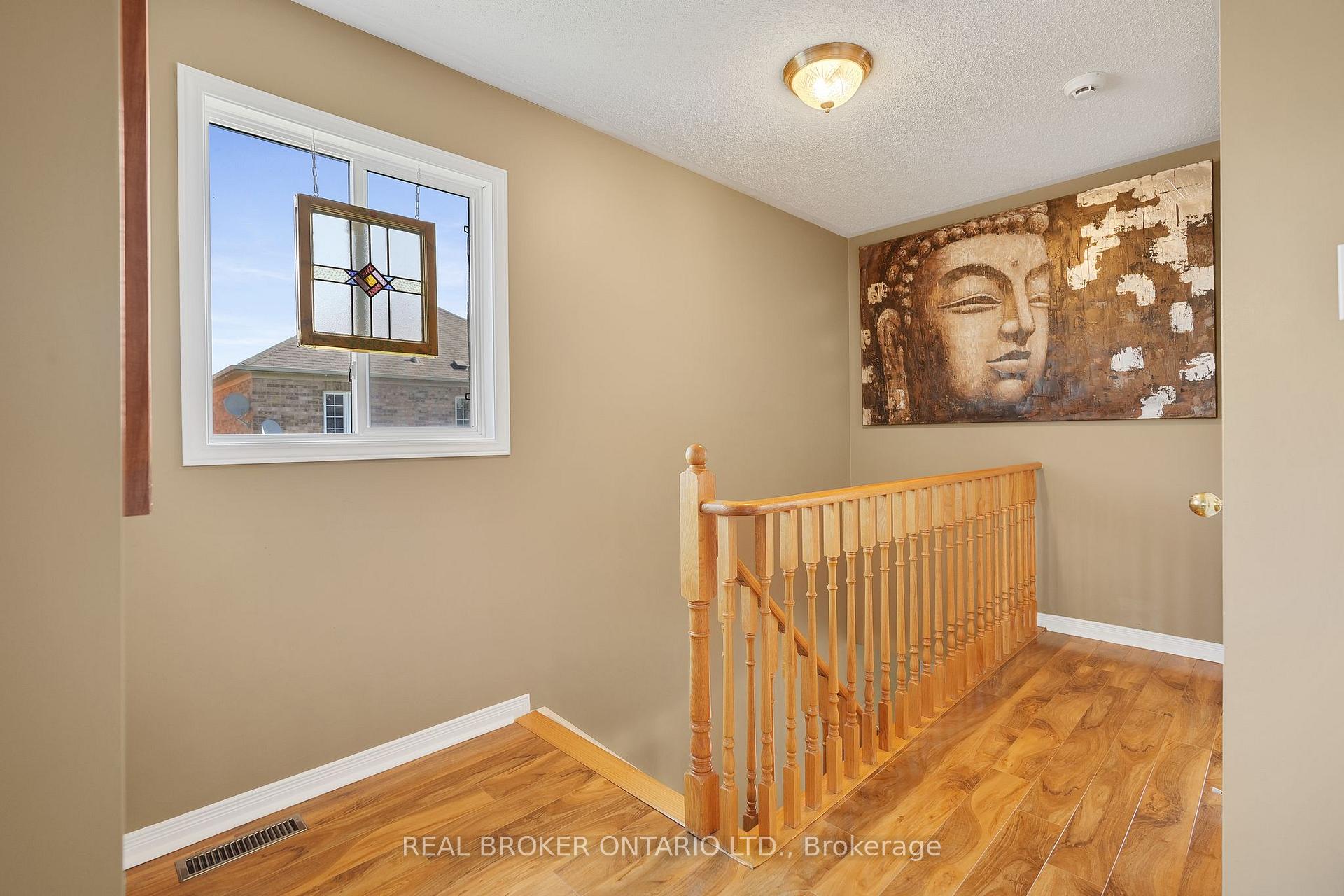 Photo 13 of 4 Ironhorse Crescent, Caledon, Bolton West — HOMEH