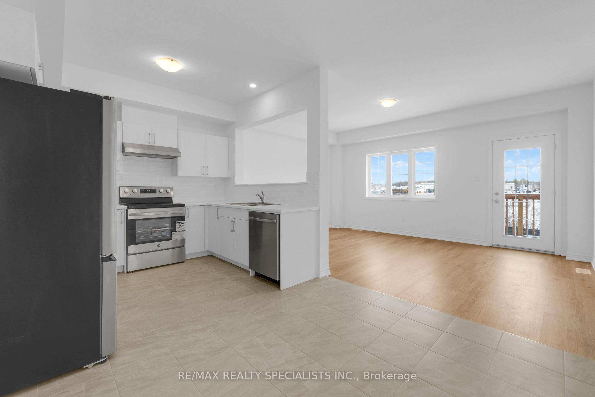 Photo 5 of 34 Elsegood Drive, Guelph, Village By The Arboretum — HOMEH