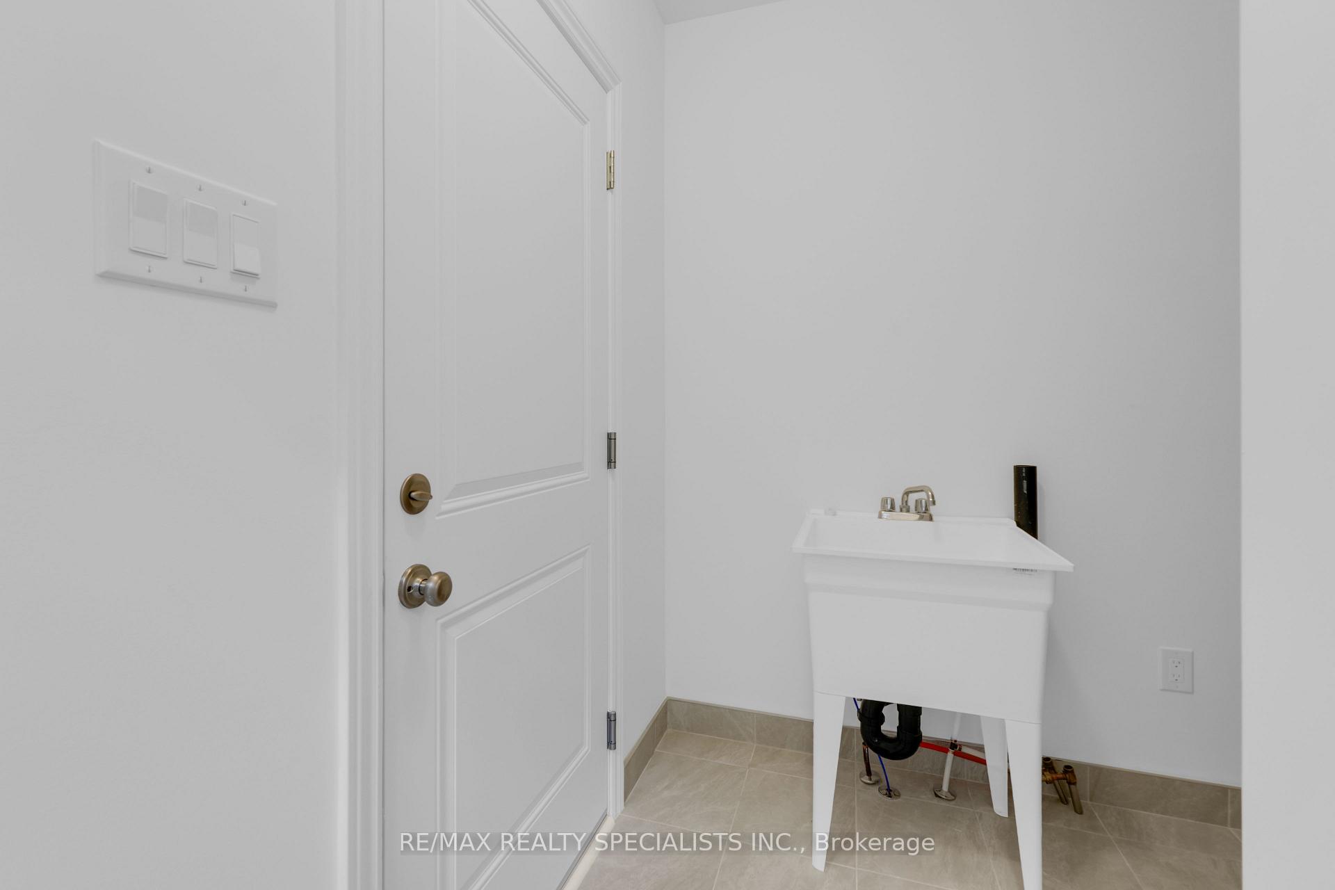 Photo 31 of 34 Elsegood Drive, Guelph, Village By The Arboretum — HOMEH