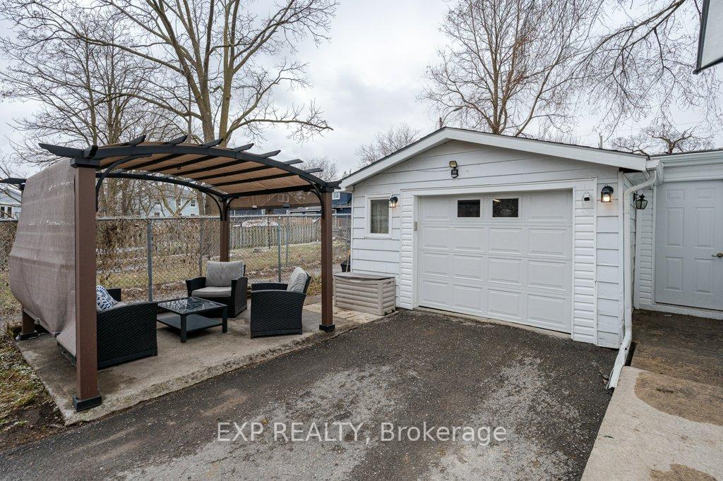 Photo 30 of 14 A Reynolds Crescent, Belleville, Belleville Ward — HOMEH