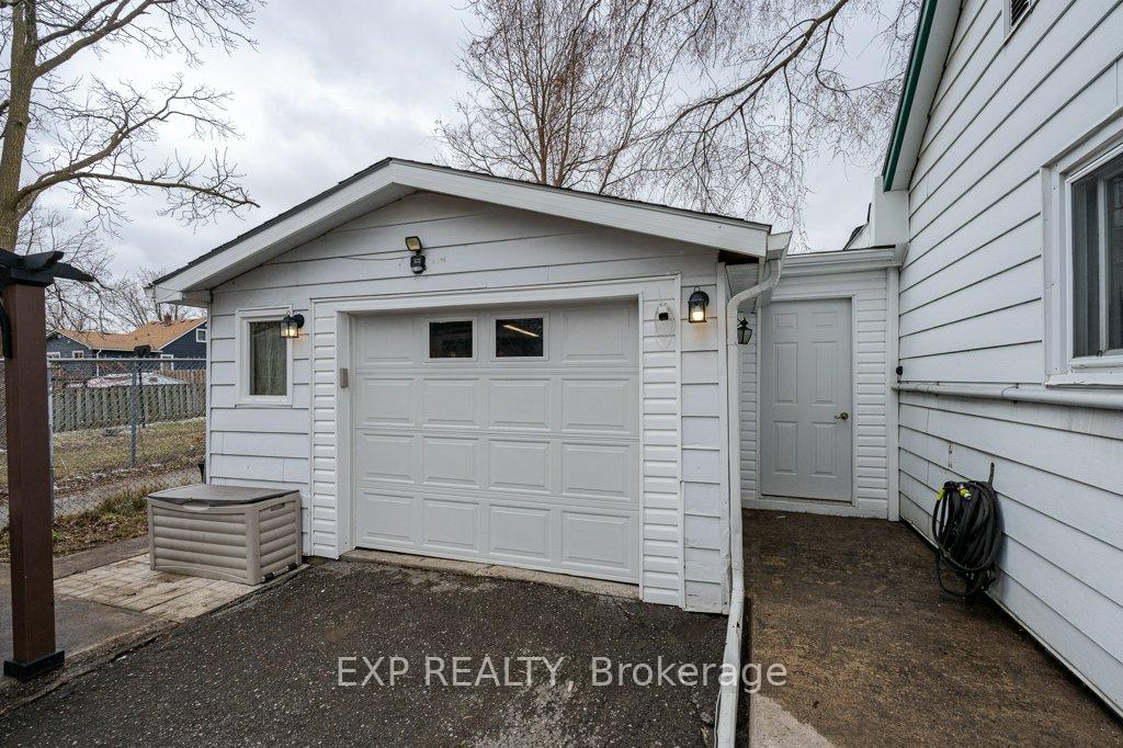 Photo 32 of 14 A Reynolds Crescent, Belleville, Belleville Ward — HOMEH
