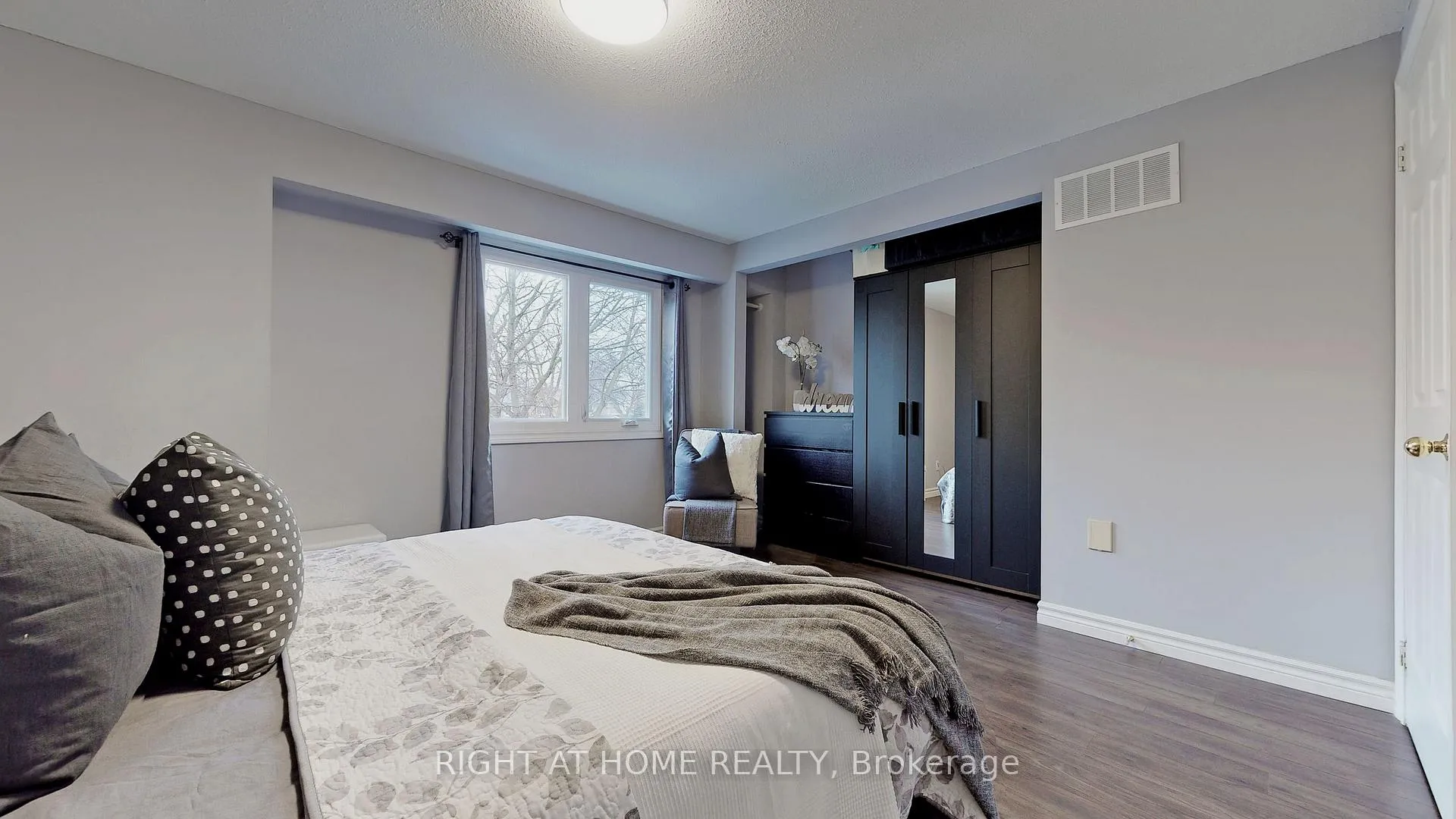 Photo 18 of 105 Greenfield Crescent, Whitby, Blue Grass Meadows — HOMEH