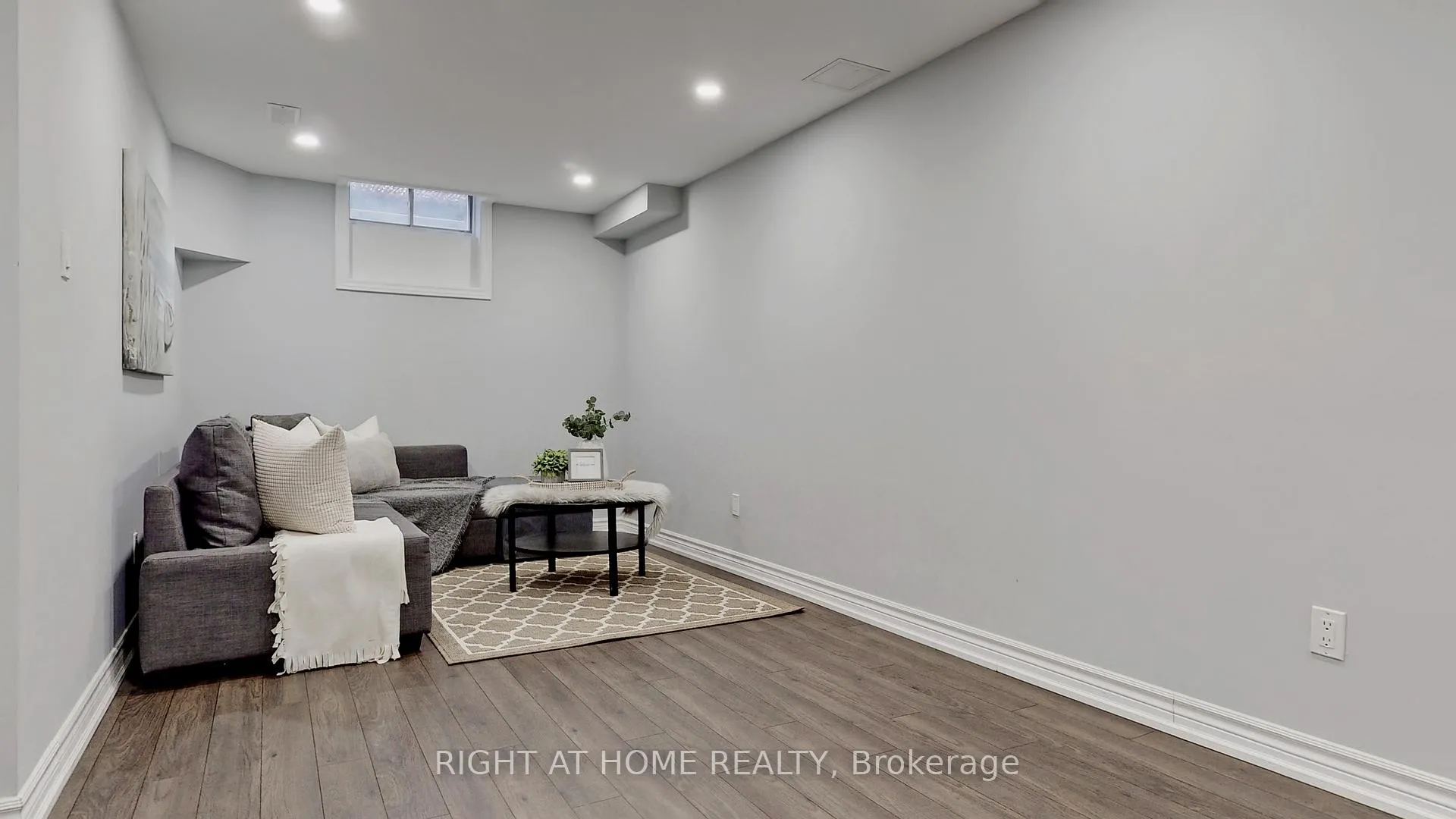 Photo 24 of 105 Greenfield Crescent, Whitby, Blue Grass Meadows — HOMEH