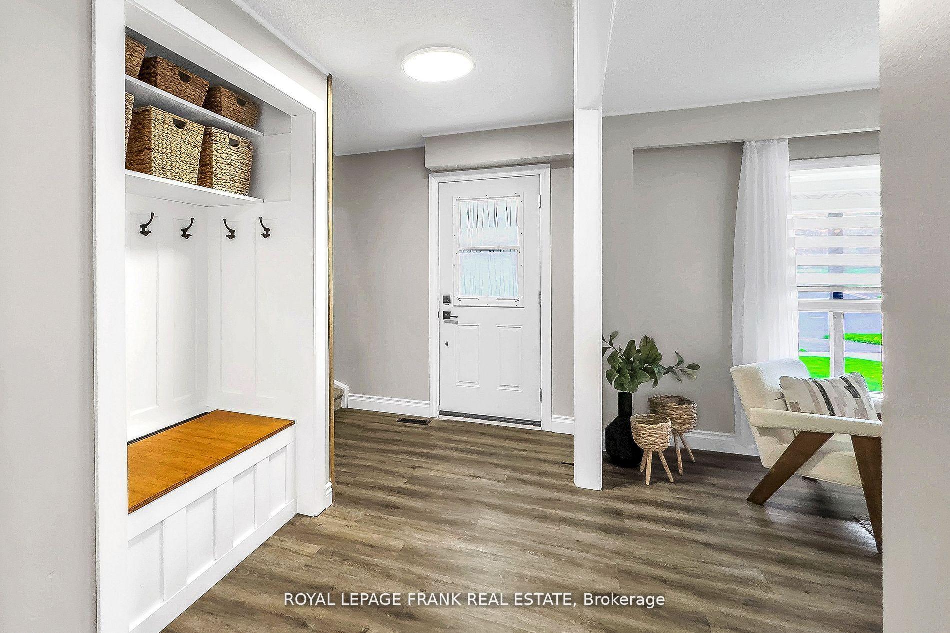 Photo 3 of 34 Roser Crescent, Clarington, Bowmanville — HOMEH