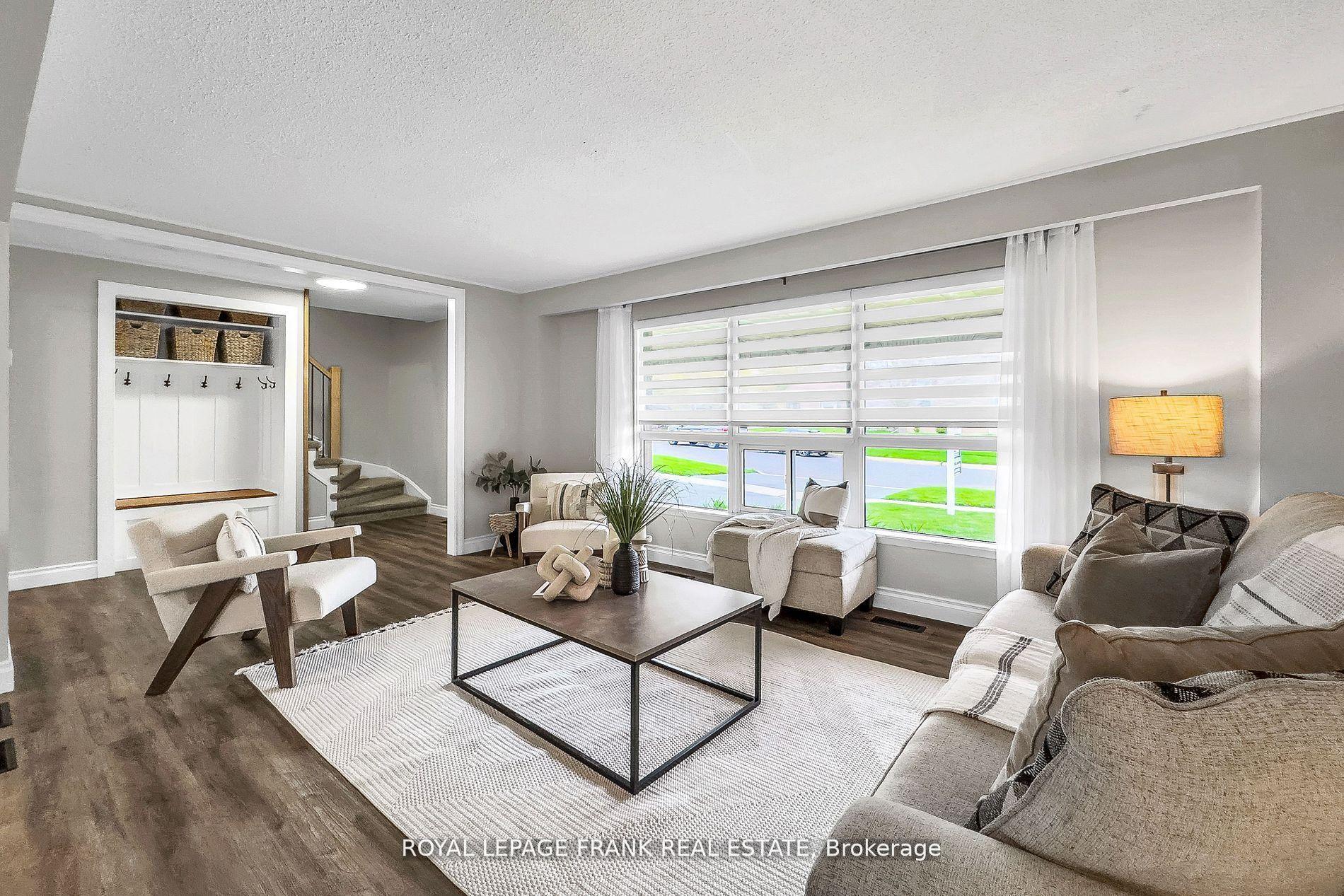 Photo 4 of 34 Roser Crescent, Clarington, Bowmanville — HOMEH