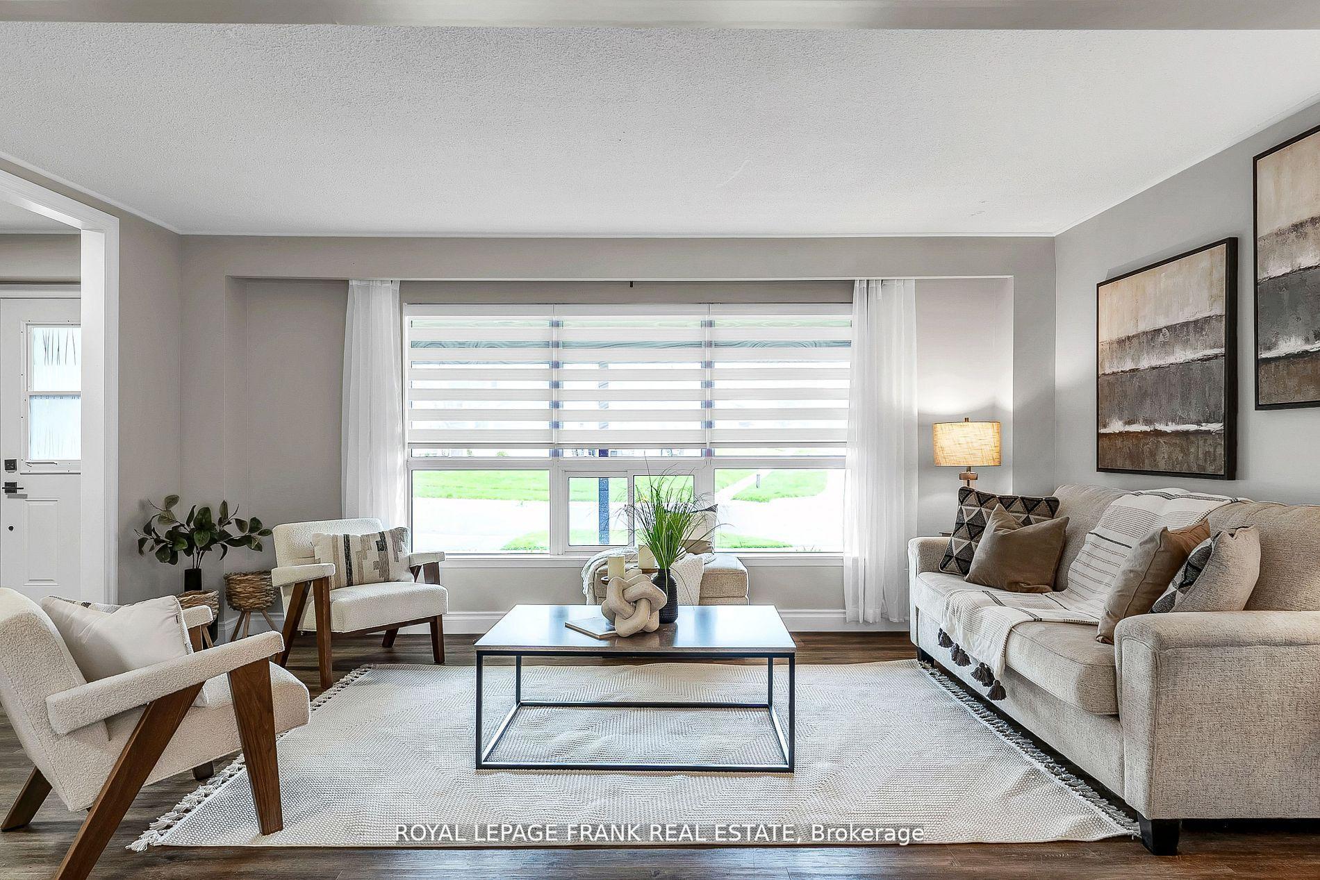Photo 7 of 34 Roser Crescent, Clarington, Bowmanville — HOMEH