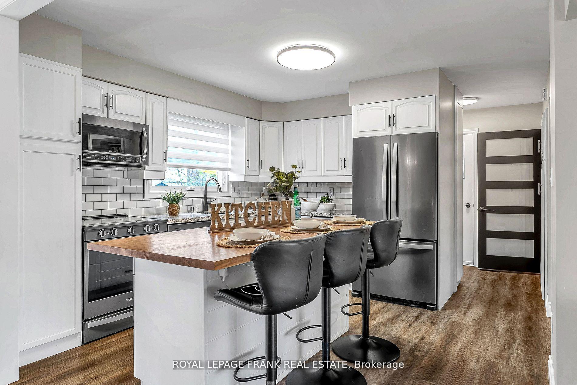 Photo 10 of 34 Roser Crescent, Clarington, Bowmanville — HOMEH