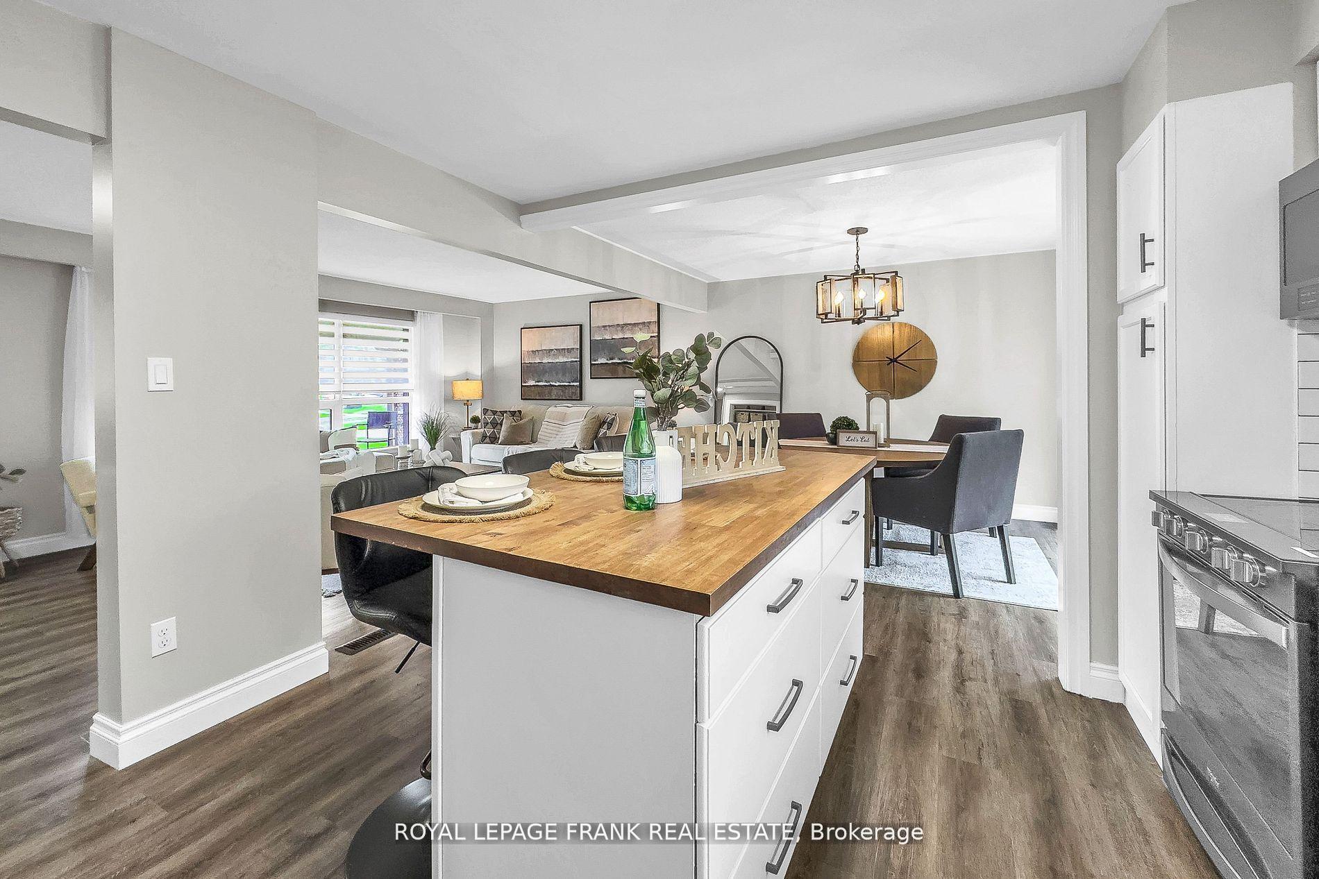 Photo 15 of 34 Roser Crescent, Clarington, Bowmanville — HOMEH