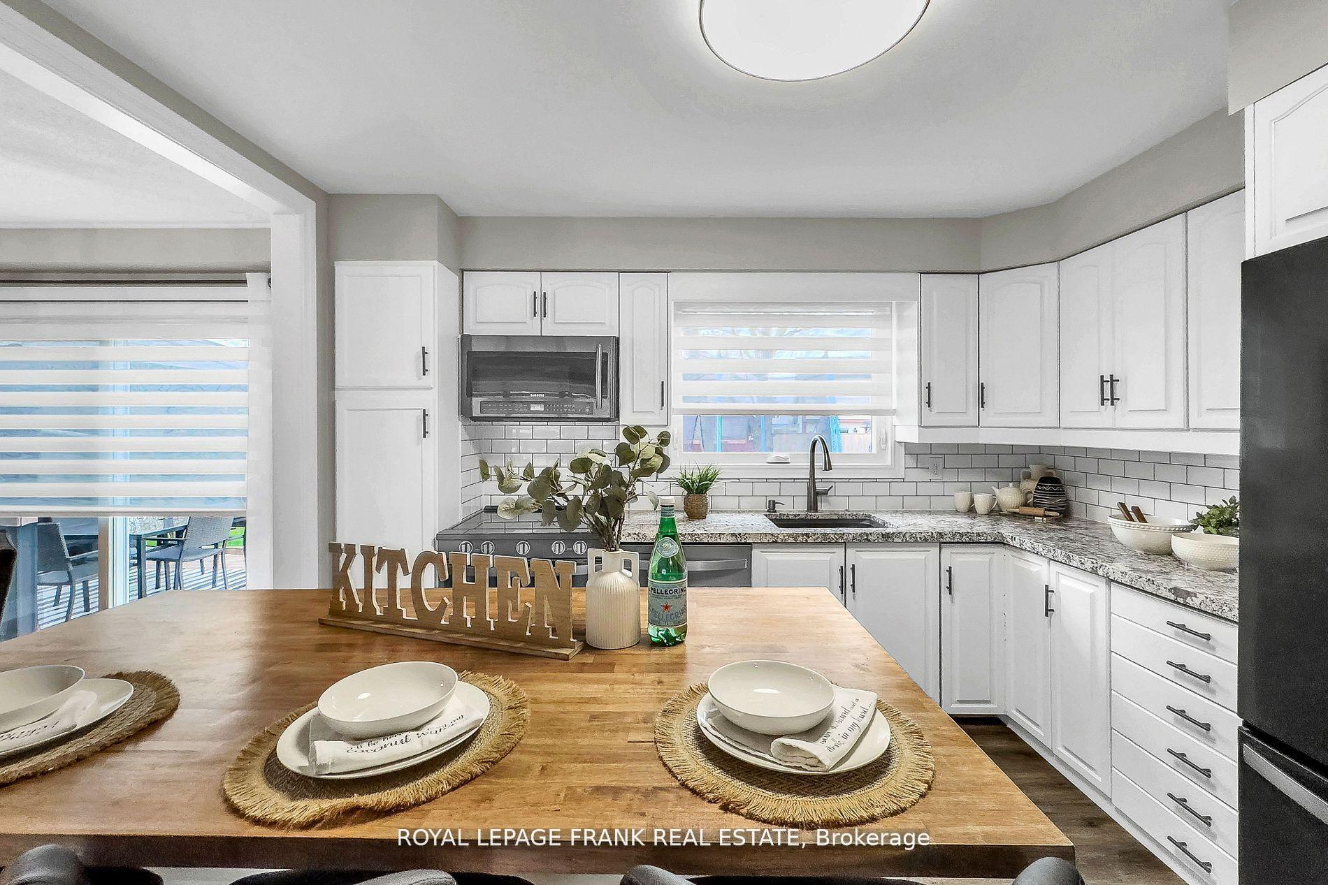 Photo 17 of 34 Roser Crescent, Clarington, Bowmanville — HOMEH