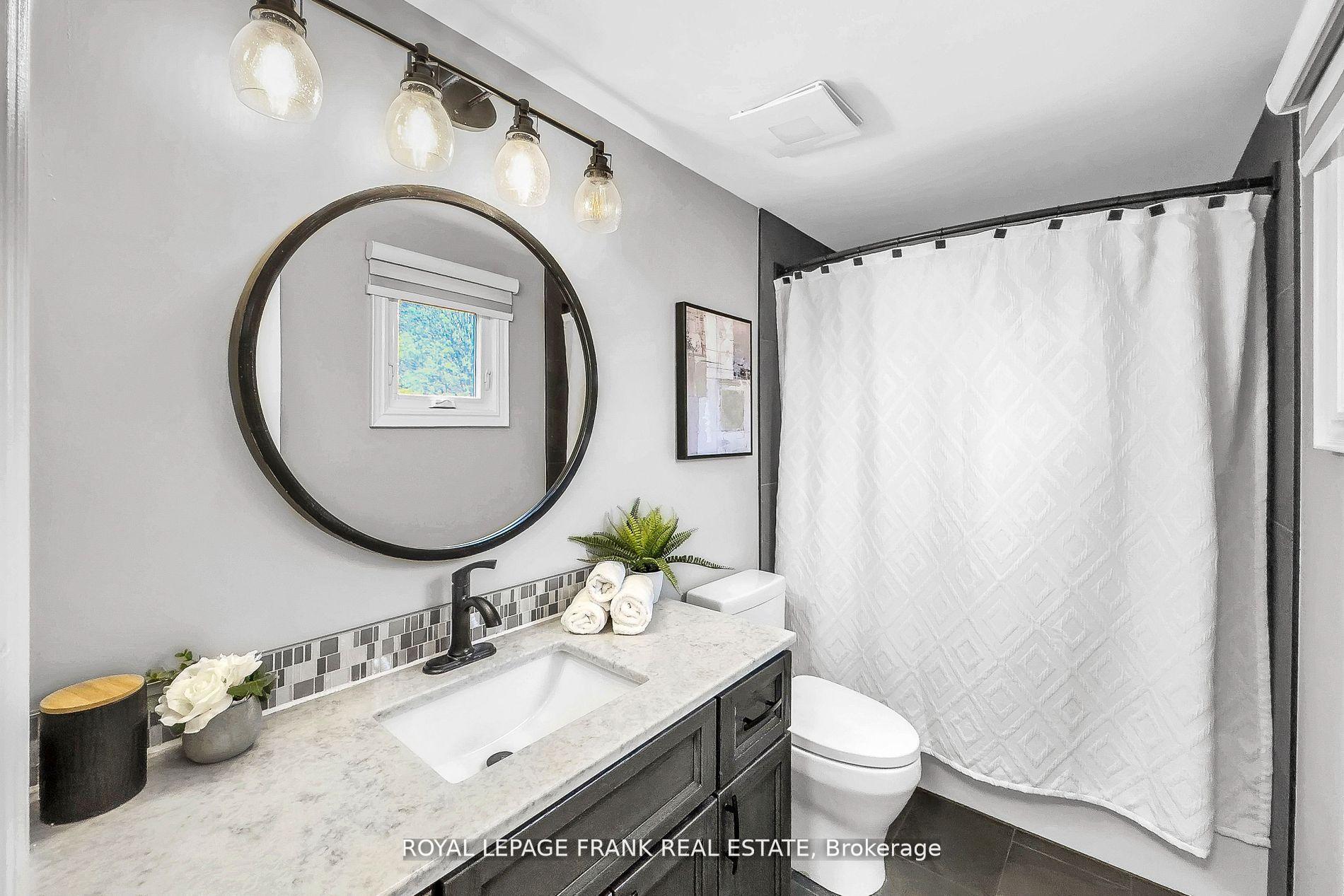 Photo 33 of 34 Roser Crescent, Clarington, Bowmanville — HOMEH