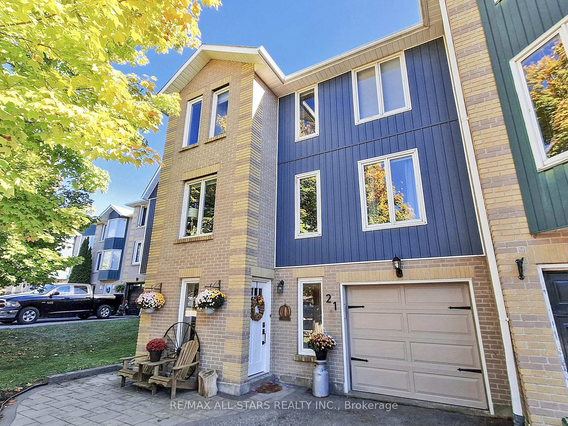 Photo 2 of 21 Annamaria Drive, Georgina, Keswick North — HOMEH