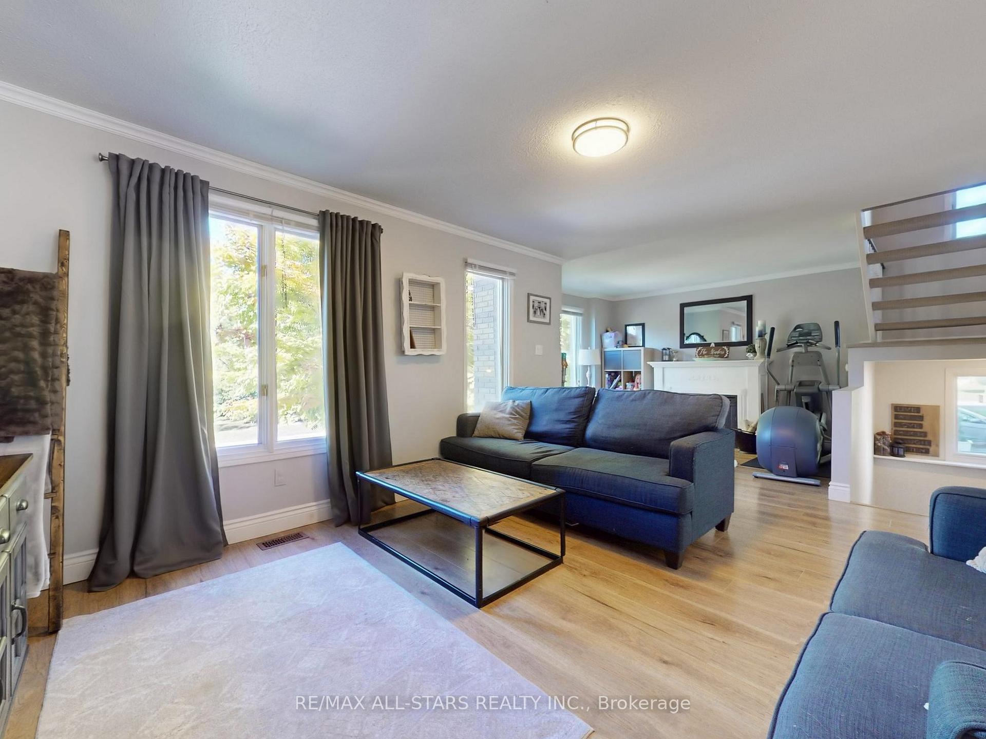 Photo 4 of 21 Annamaria Drive, Georgina, Keswick North — HOMEH