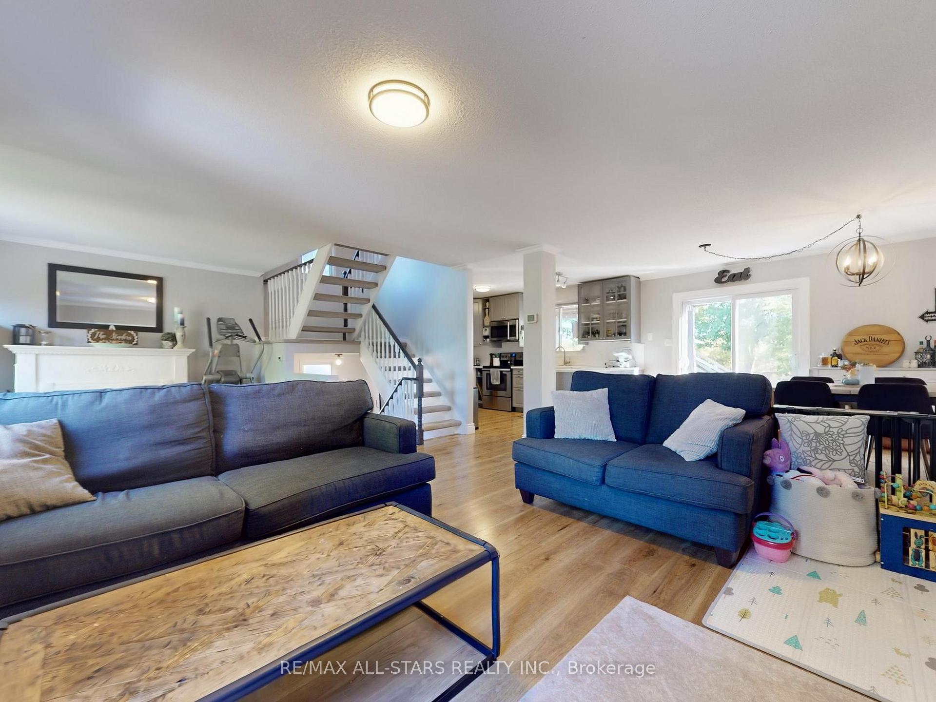 Photo 5 of 21 Annamaria Drive, Georgina, Keswick North — HOMEH