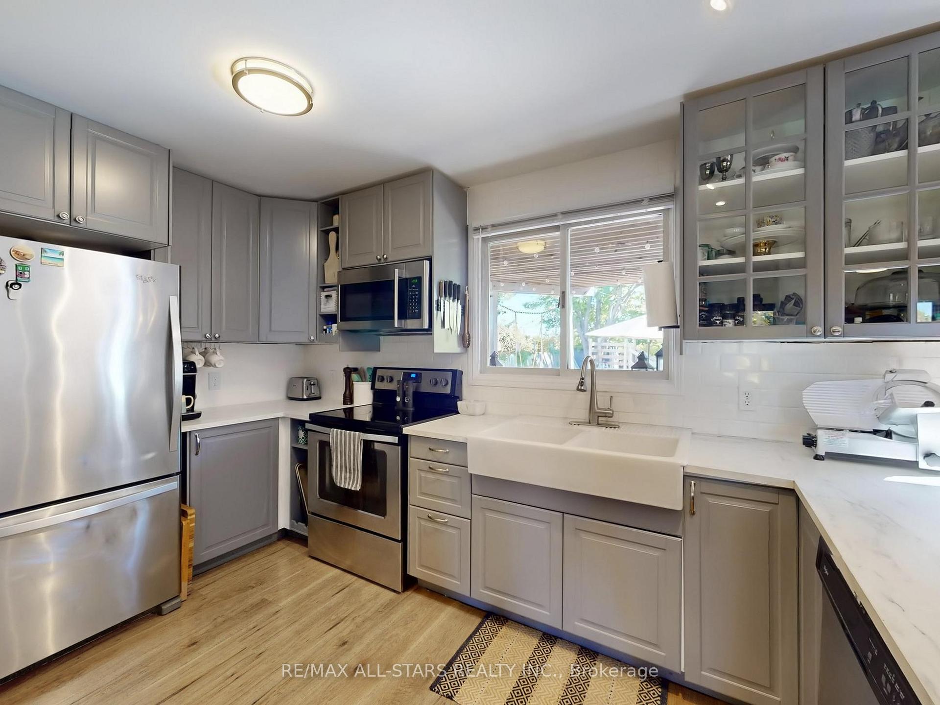Photo 8 of 21 Annamaria Drive, Georgina, Keswick North — HOMEH