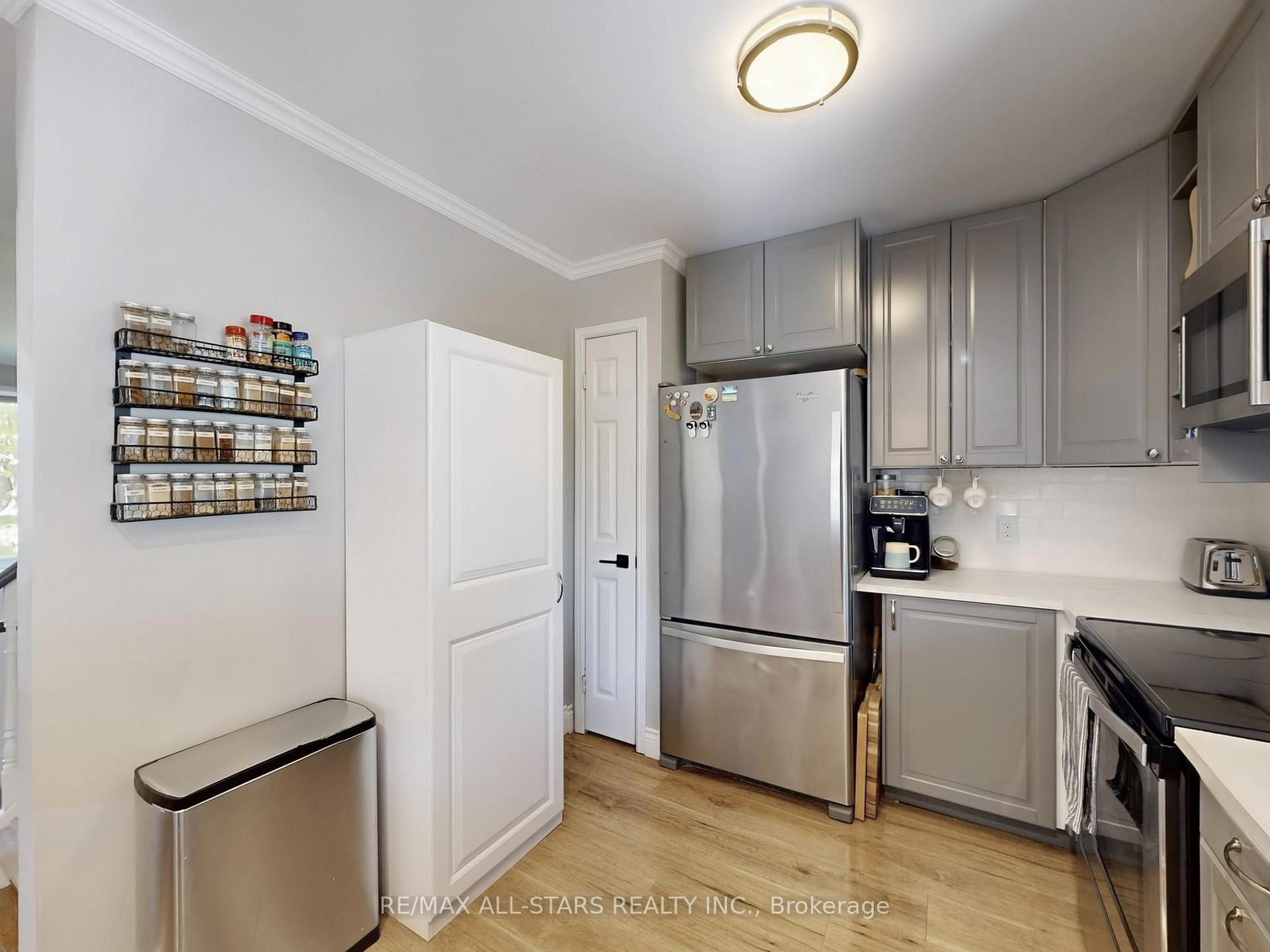 Photo 9 of 21 Annamaria Drive, Georgina, Keswick North — HOMEH