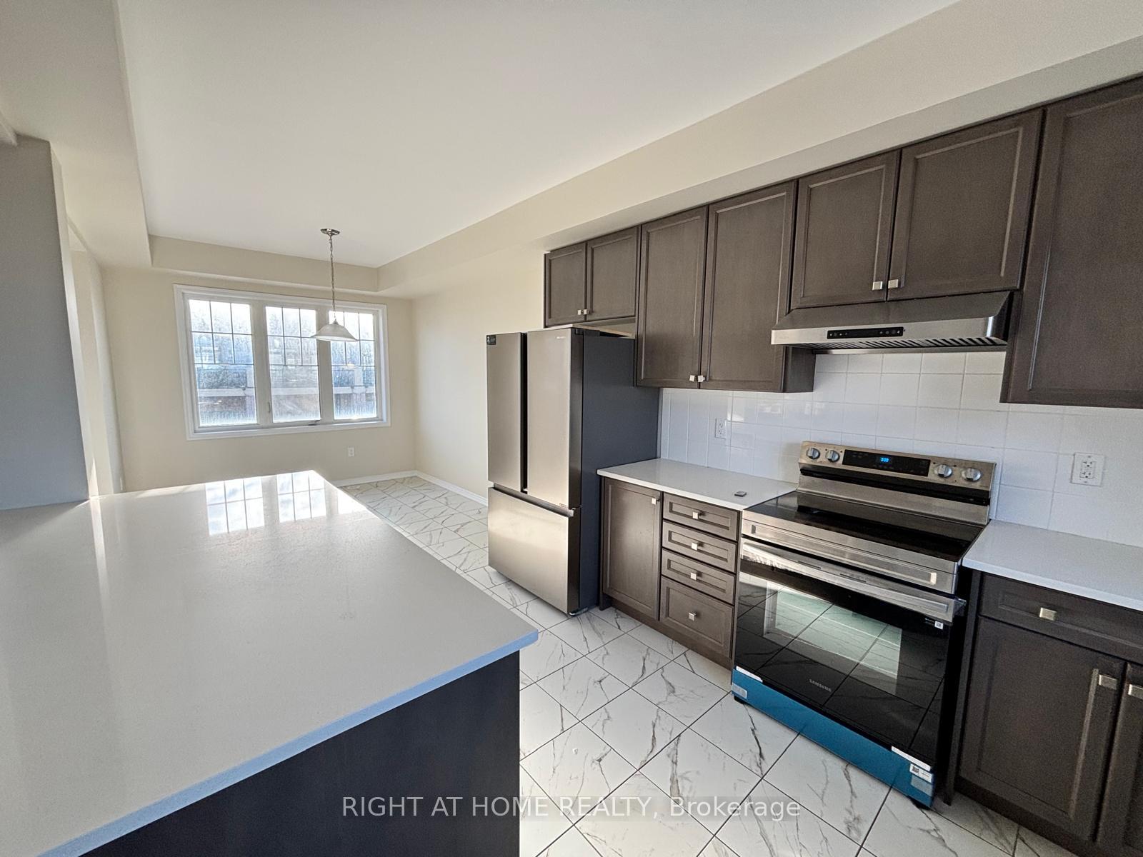 Photo 2 of 35 Utter Place, Hamilton, Stoney Creek — HOMEH