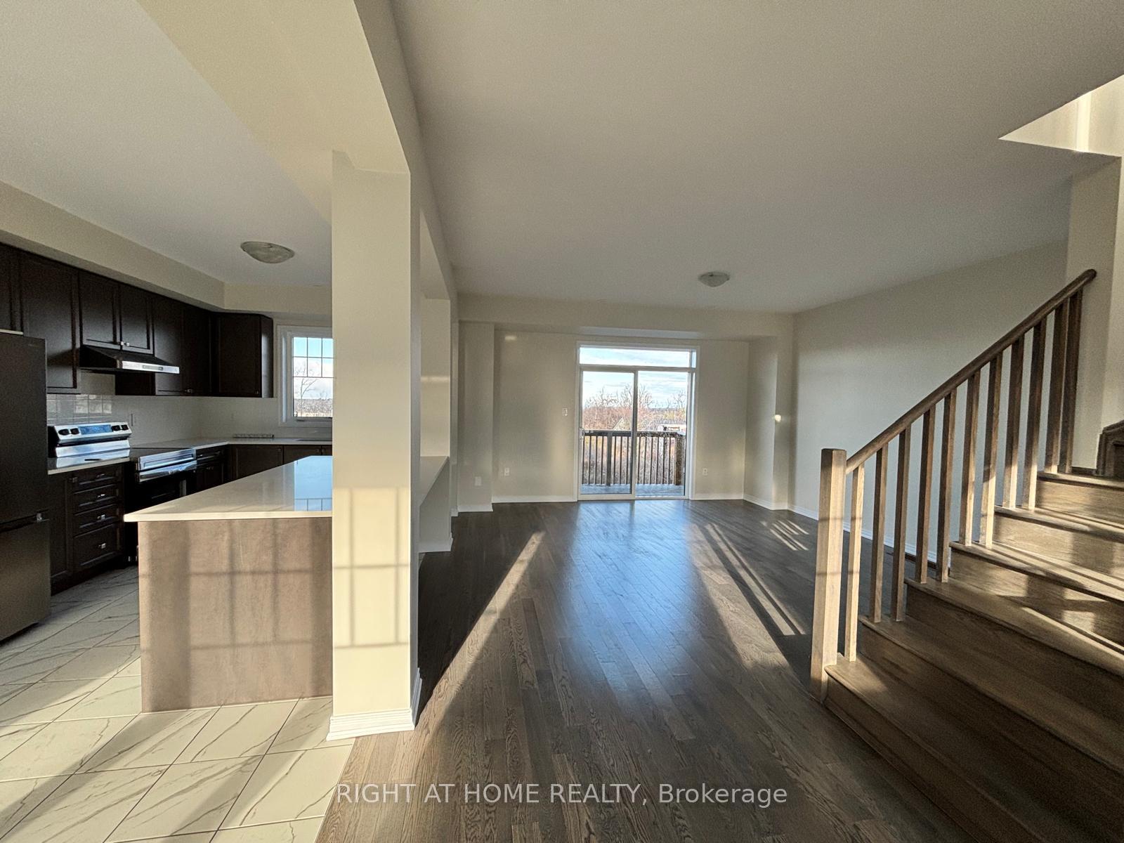 Photo 3 of 35 Utter Place, Hamilton, Stoney Creek — HOMEH