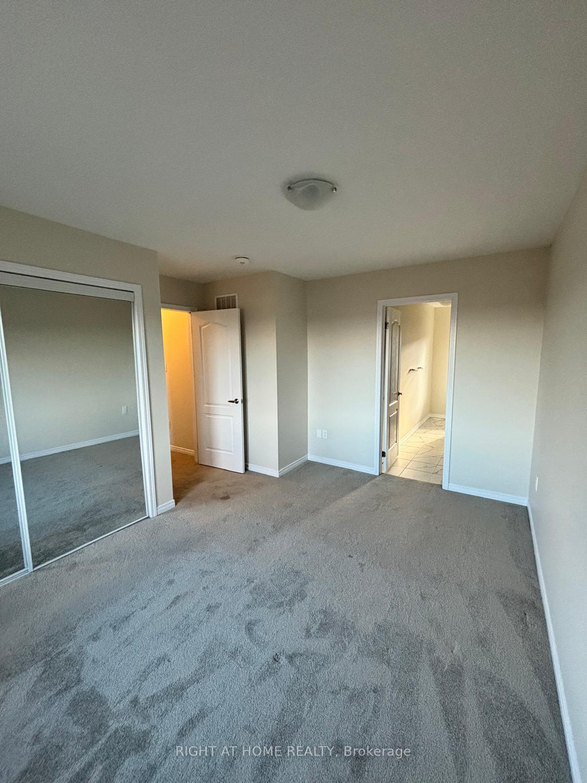 Photo 10 of 35 Utter Place, Hamilton, Stoney Creek — HOMEH