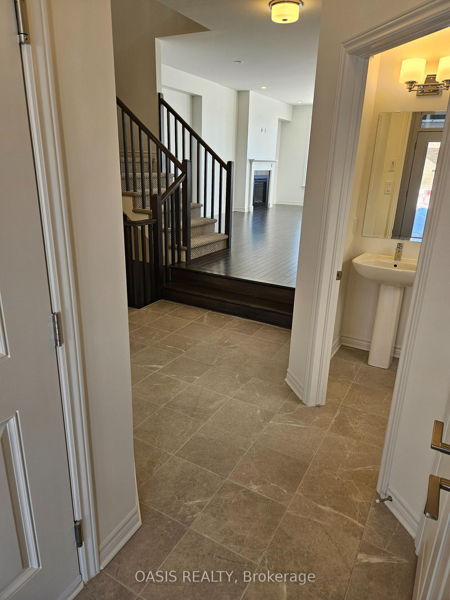 Photo 3 of 557 Sonmarg Crescent, Ottawa, Barrhaven - Half Moon Bay — HOMEH