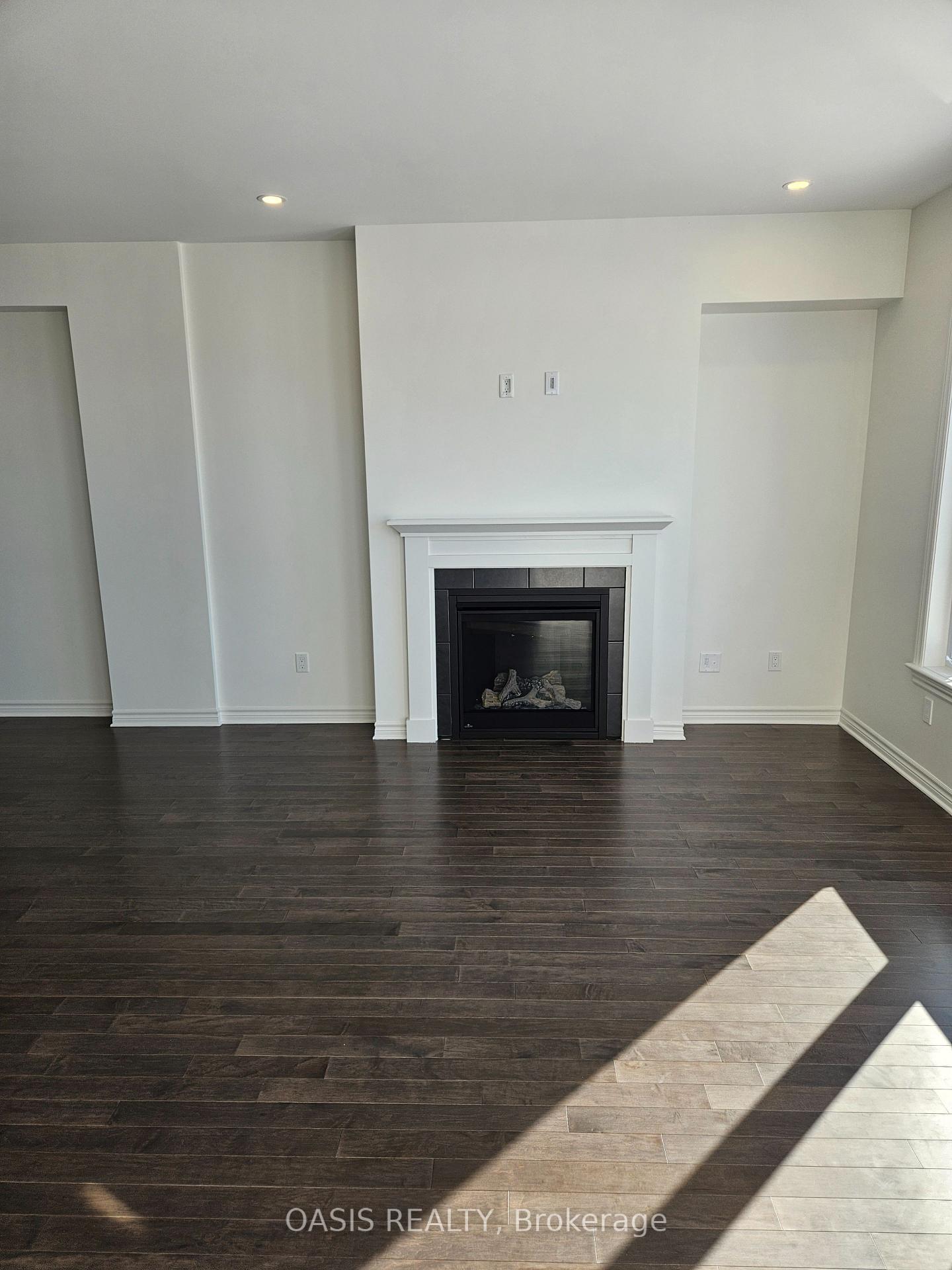 Photo 9 of 557 Sonmarg Crescent, Ottawa, Barrhaven - Half Moon Bay — HOMEH