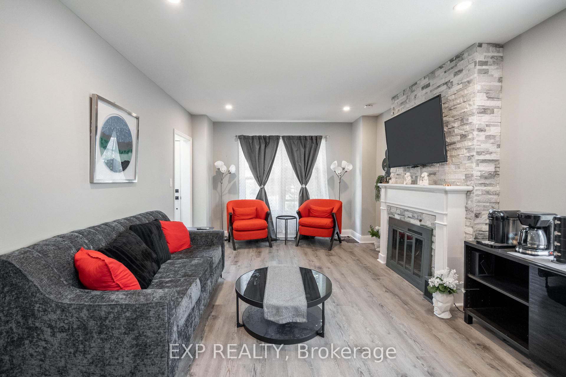 Photo 2 of Unit Upper, 1024 Cedarwood Place, Burlington, LaSalle — HOMEH