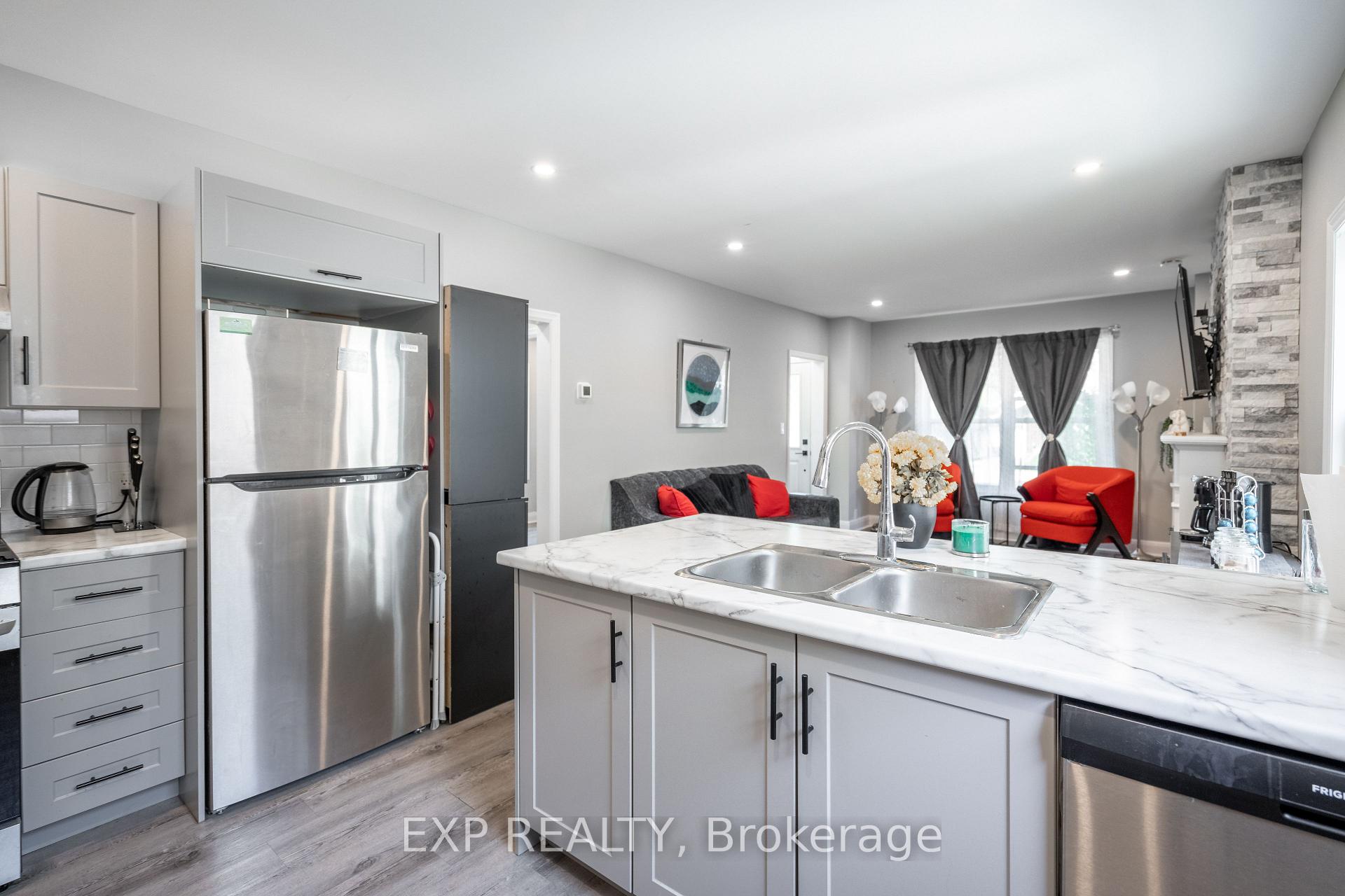 Photo 6 of Unit Upper, 1024 Cedarwood Place, Burlington, LaSalle — HOMEH