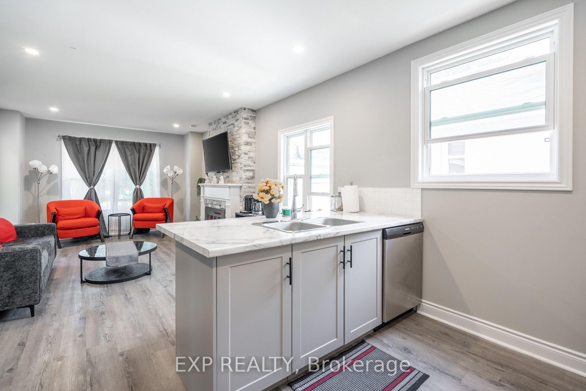 Photo 8 of Unit Upper, 1024 Cedarwood Place, Burlington, LaSalle — HOMEH