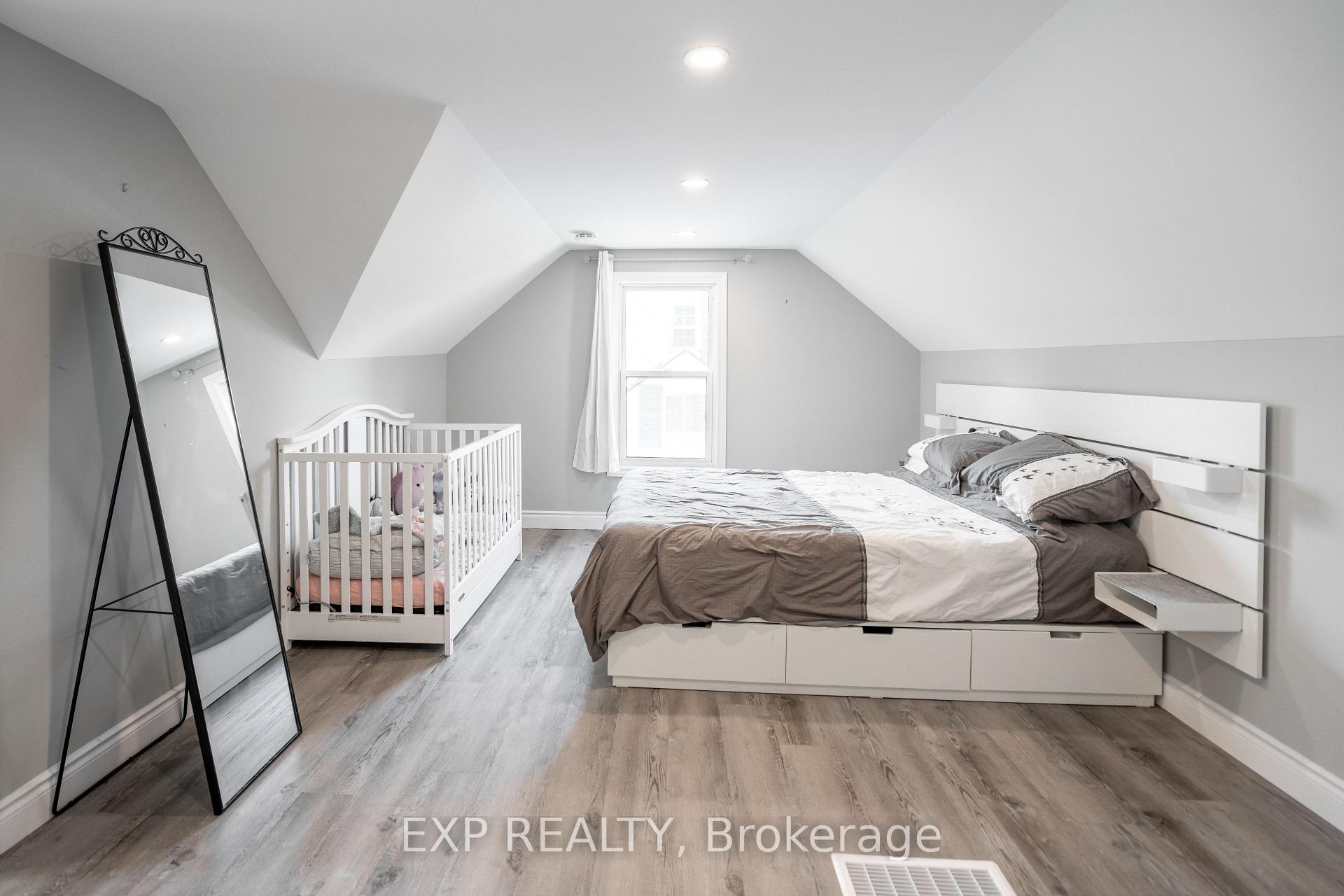 Photo 15 of Unit Upper, 1024 Cedarwood Place, Burlington, LaSalle — HOMEH