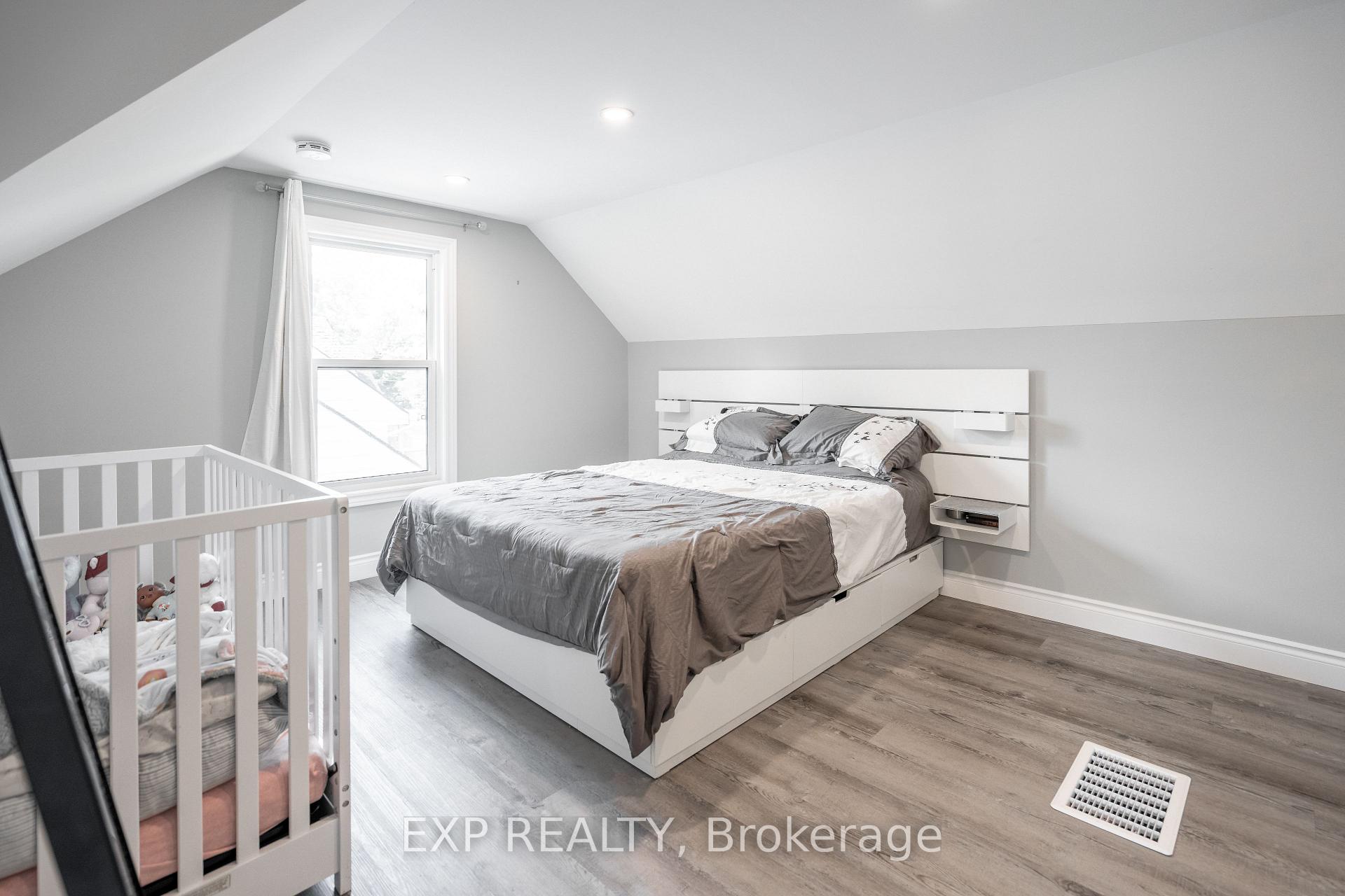 Photo 16 of Unit Upper, 1024 Cedarwood Place, Burlington, LaSalle — HOMEH