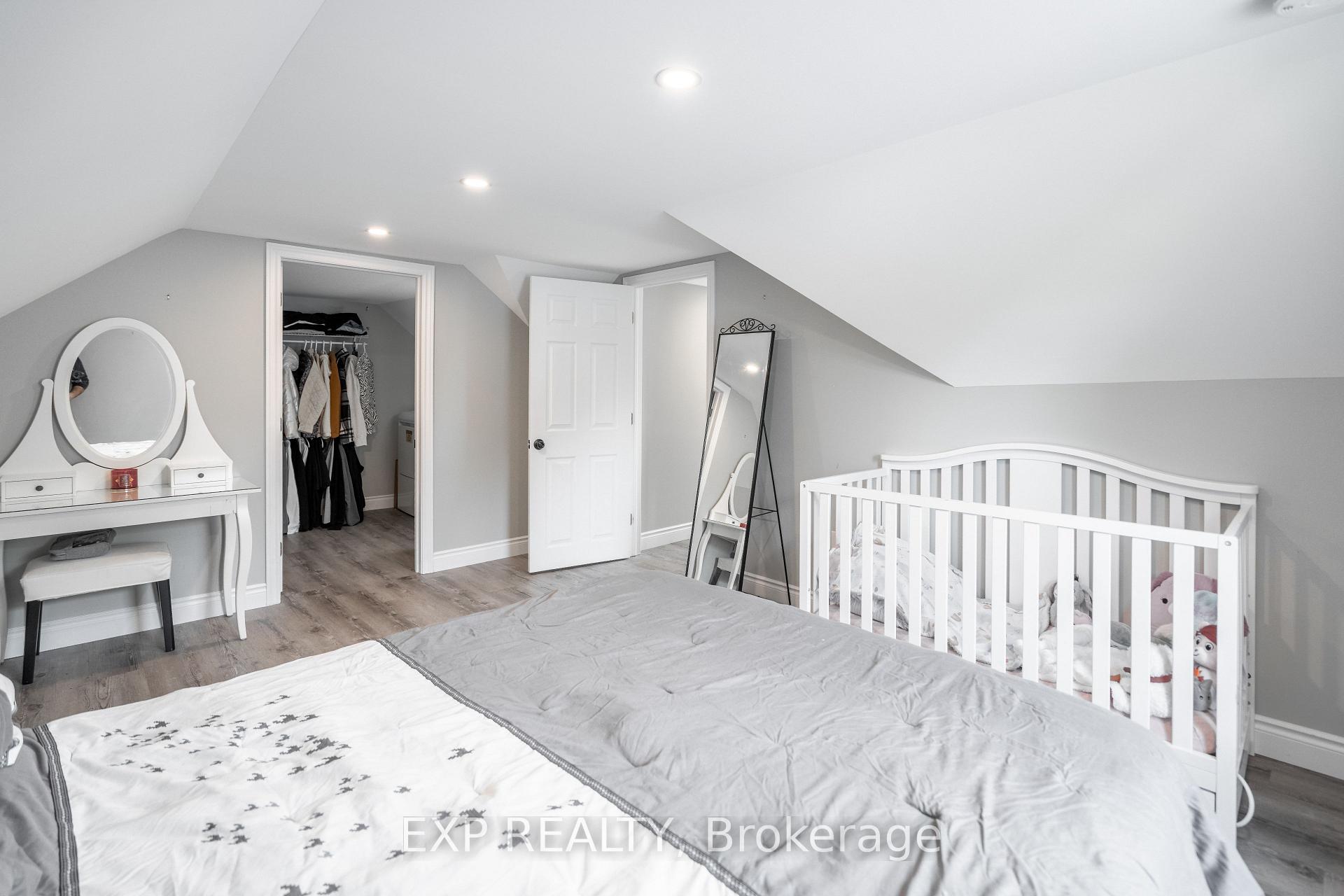Photo 17 of Unit Upper, 1024 Cedarwood Place, Burlington, LaSalle — HOMEH