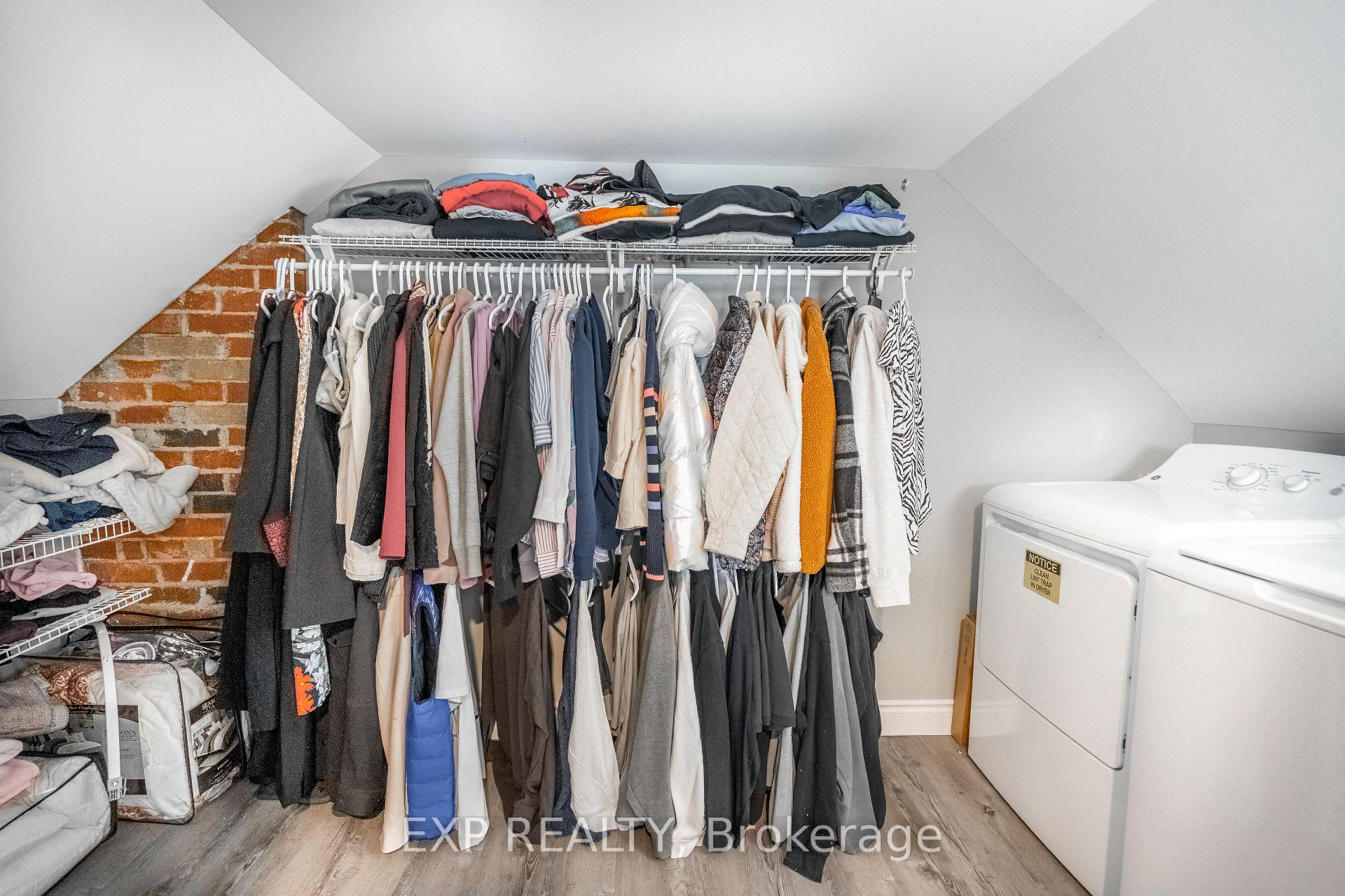 Photo 18 of Unit Upper, 1024 Cedarwood Place, Burlington, LaSalle — HOMEH