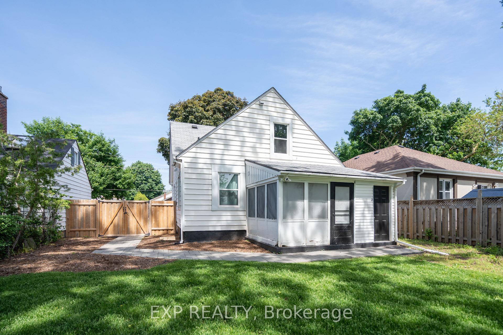 Photo 19 of Unit Upper, 1024 Cedarwood Place, Burlington, LaSalle — HOMEH