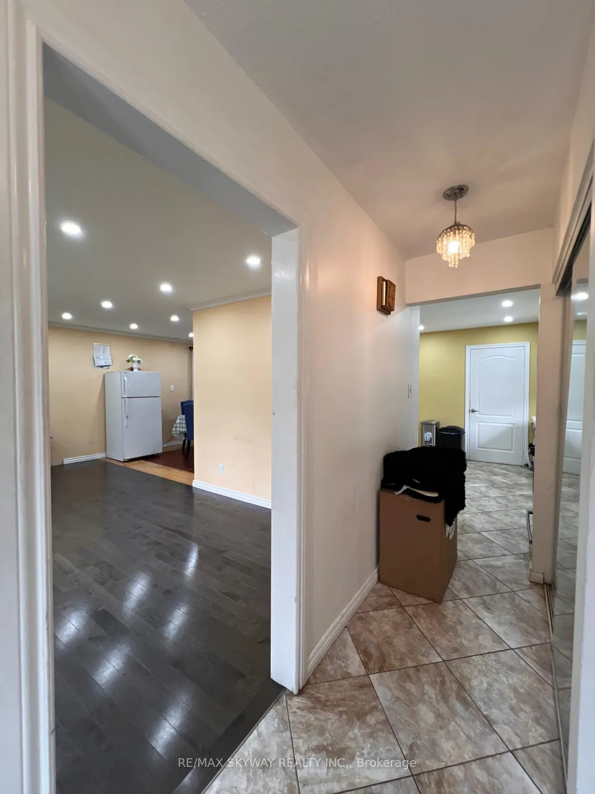 Photo 2 of 162 Cedarwoods Crescent, Kitchener — HOMEH