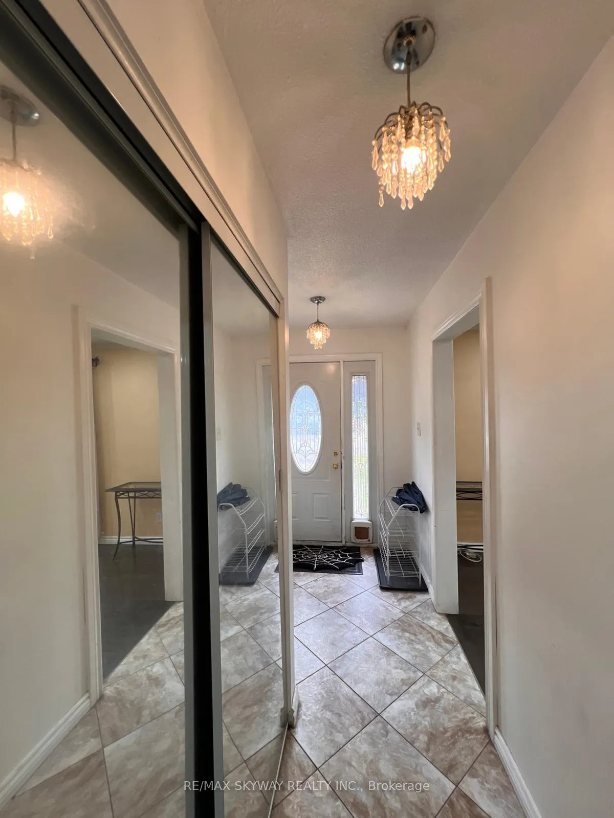 Photo 3 of 162 Cedarwoods Crescent, Kitchener — HOMEH