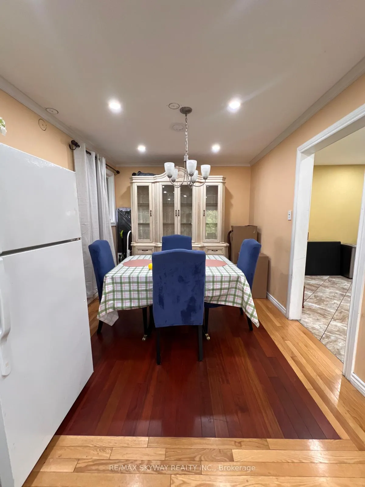 Photo 9 of 162 Cedarwoods Crescent, Kitchener — HOMEH