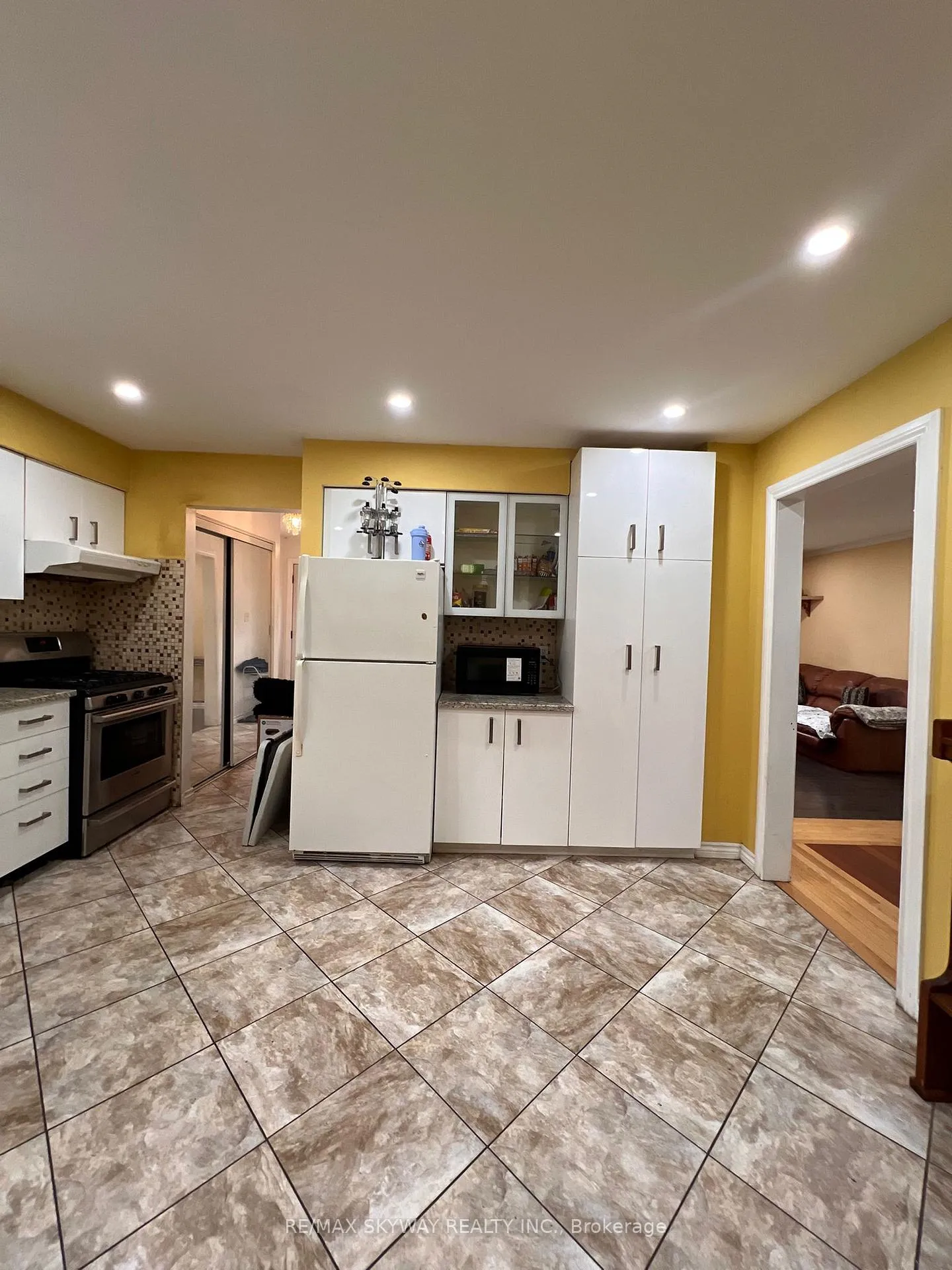 Photo 14 of 162 Cedarwoods Crescent, Kitchener — HOMEH