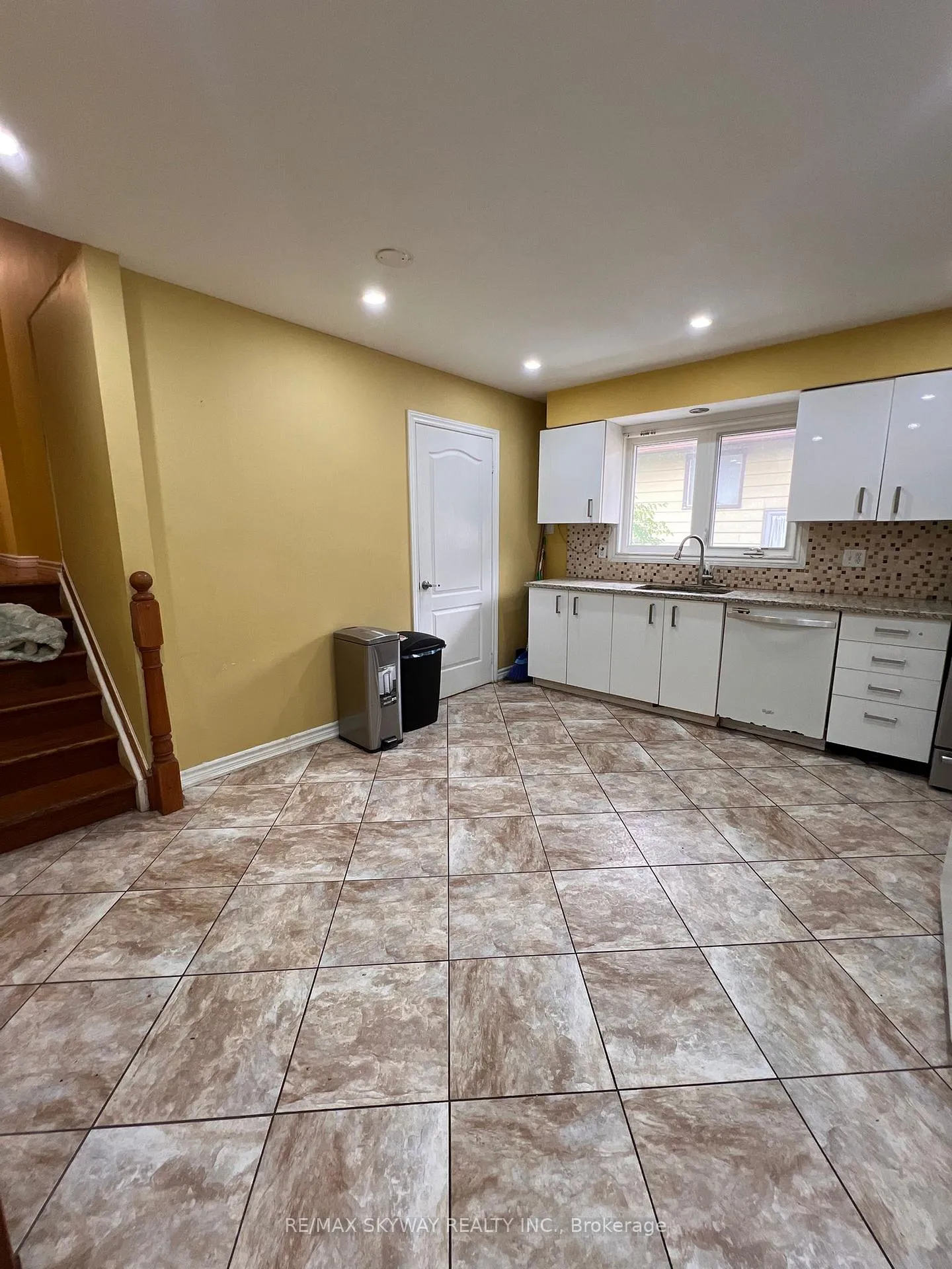 Photo 16 of 162 Cedarwoods Crescent, Kitchener — HOMEH