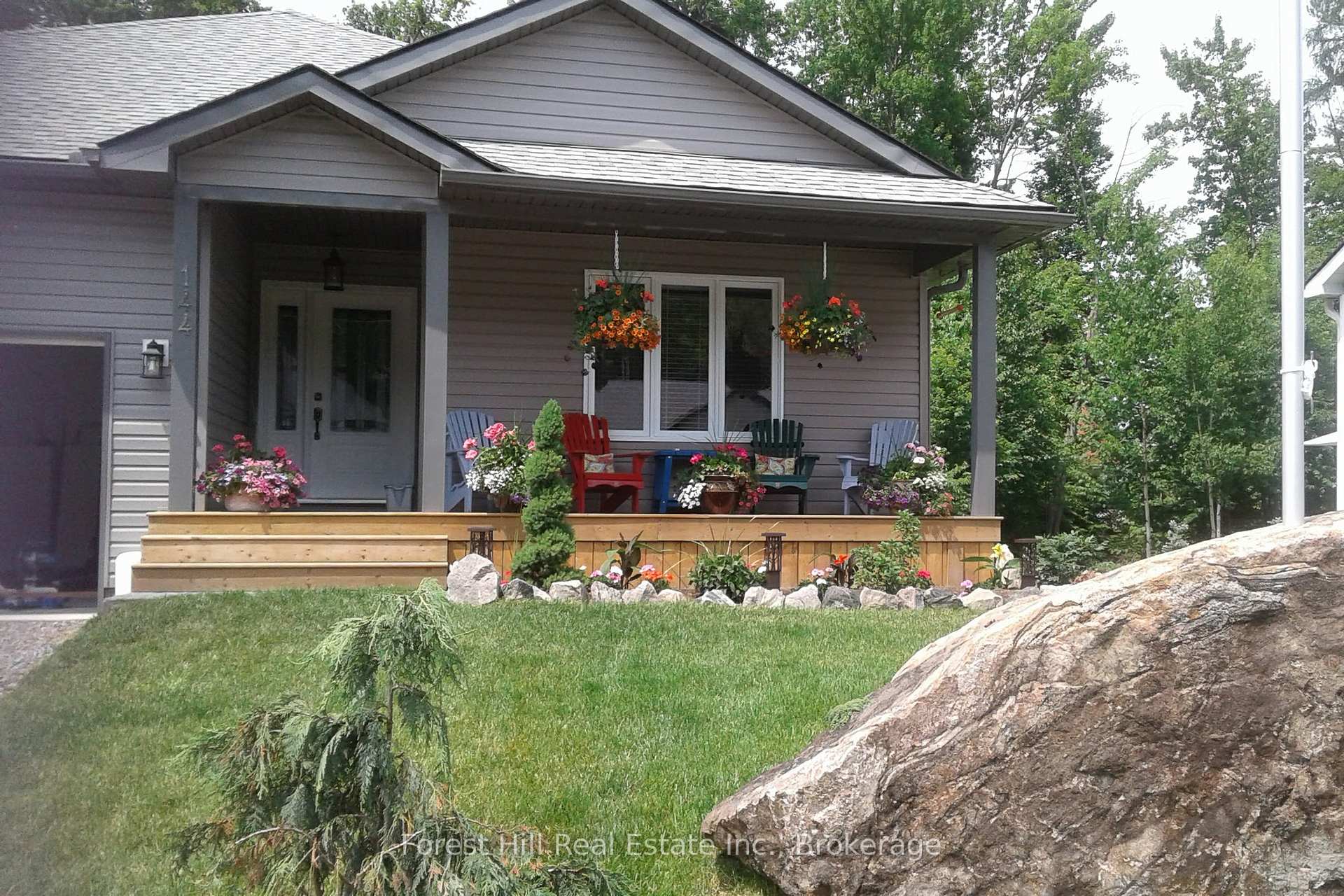 Photo 4 of 144 Pineridge Gate, Gravenhurst, Muskoka (S) — HOMEH