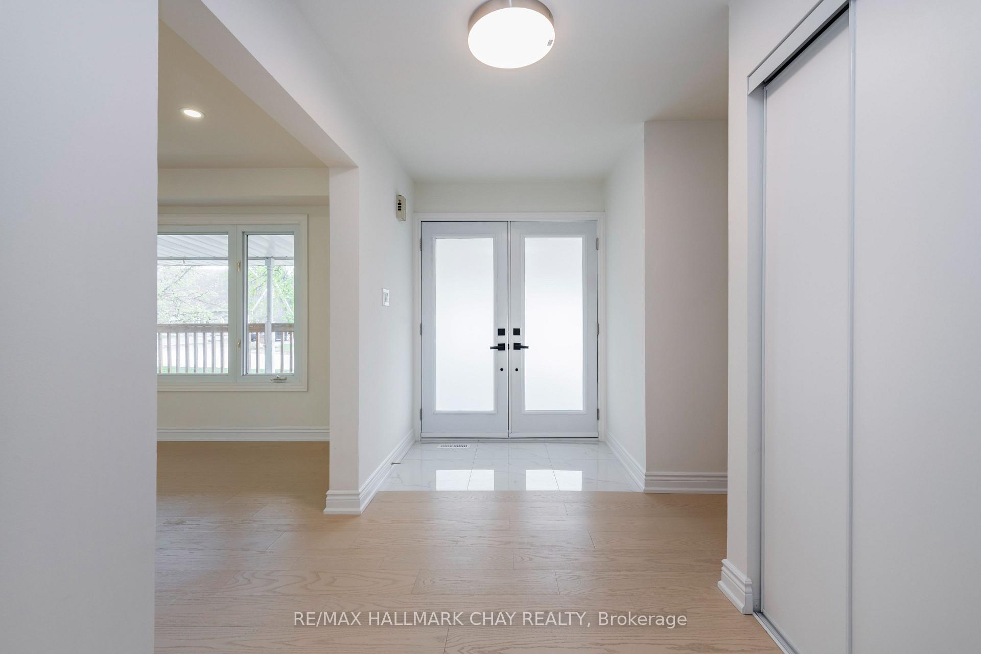 Photo 4 of 19 Noam Drive, Barrie, Sunnidale — HOMEH
