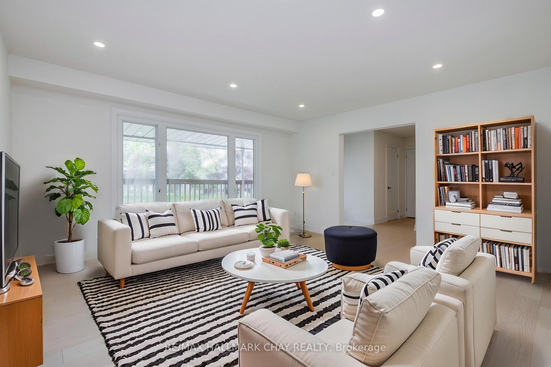 Photo 5 of 19 Noam Drive, Barrie, Sunnidale — HOMEH