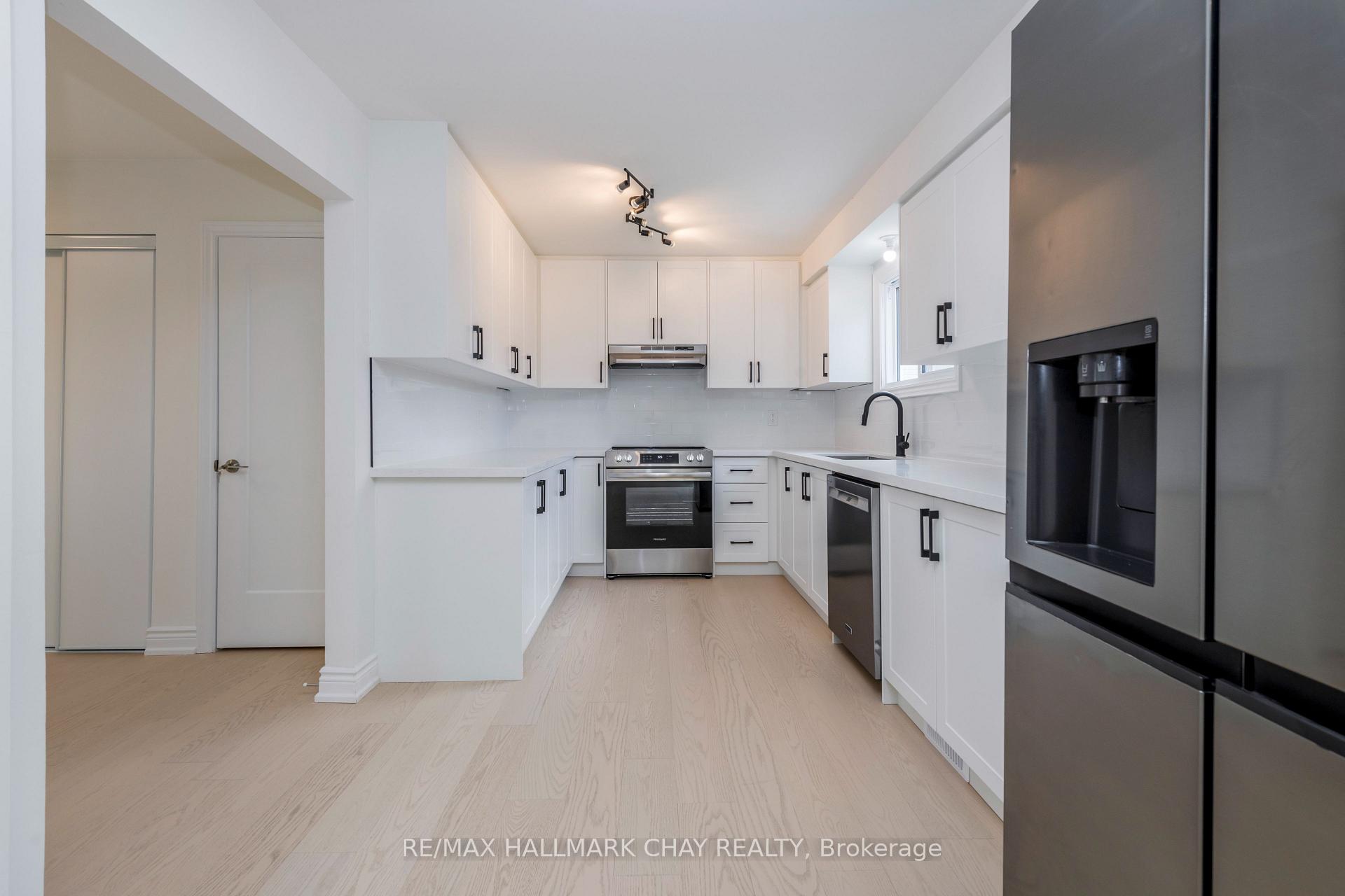 Photo 7 of 19 Noam Drive, Barrie, Sunnidale — HOMEH