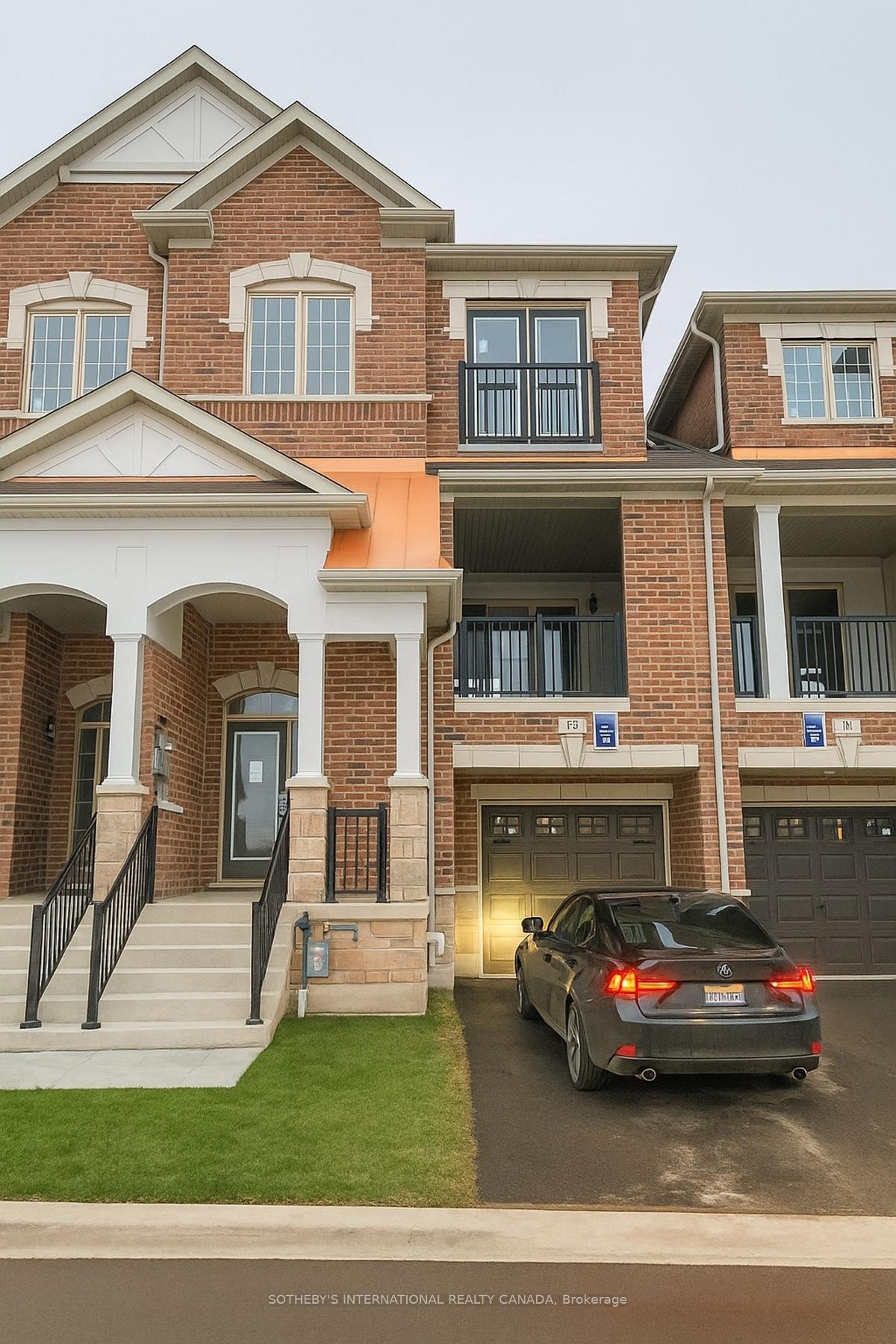 Photo 1 of 10 Oakmore Lane, Brampton, Bram West — HOMEH