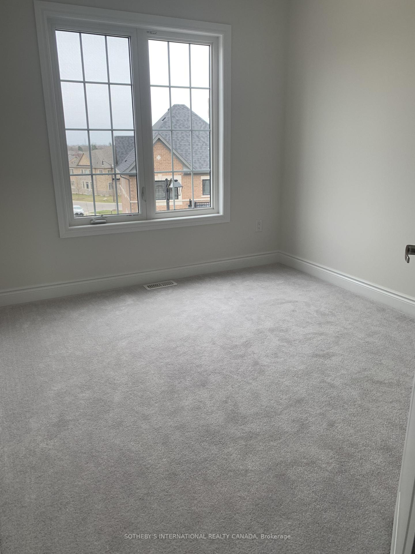 Photo 6 of 10 Oakmore Lane, Brampton, Bram West — HOMEH