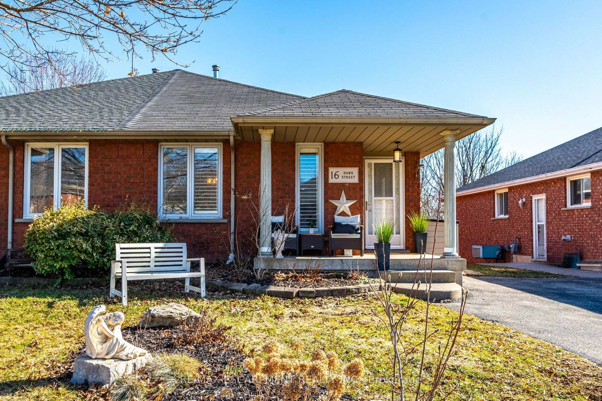 Photo 1 of 16 Hawk Street, Brant, South Dumfries — HOMEH