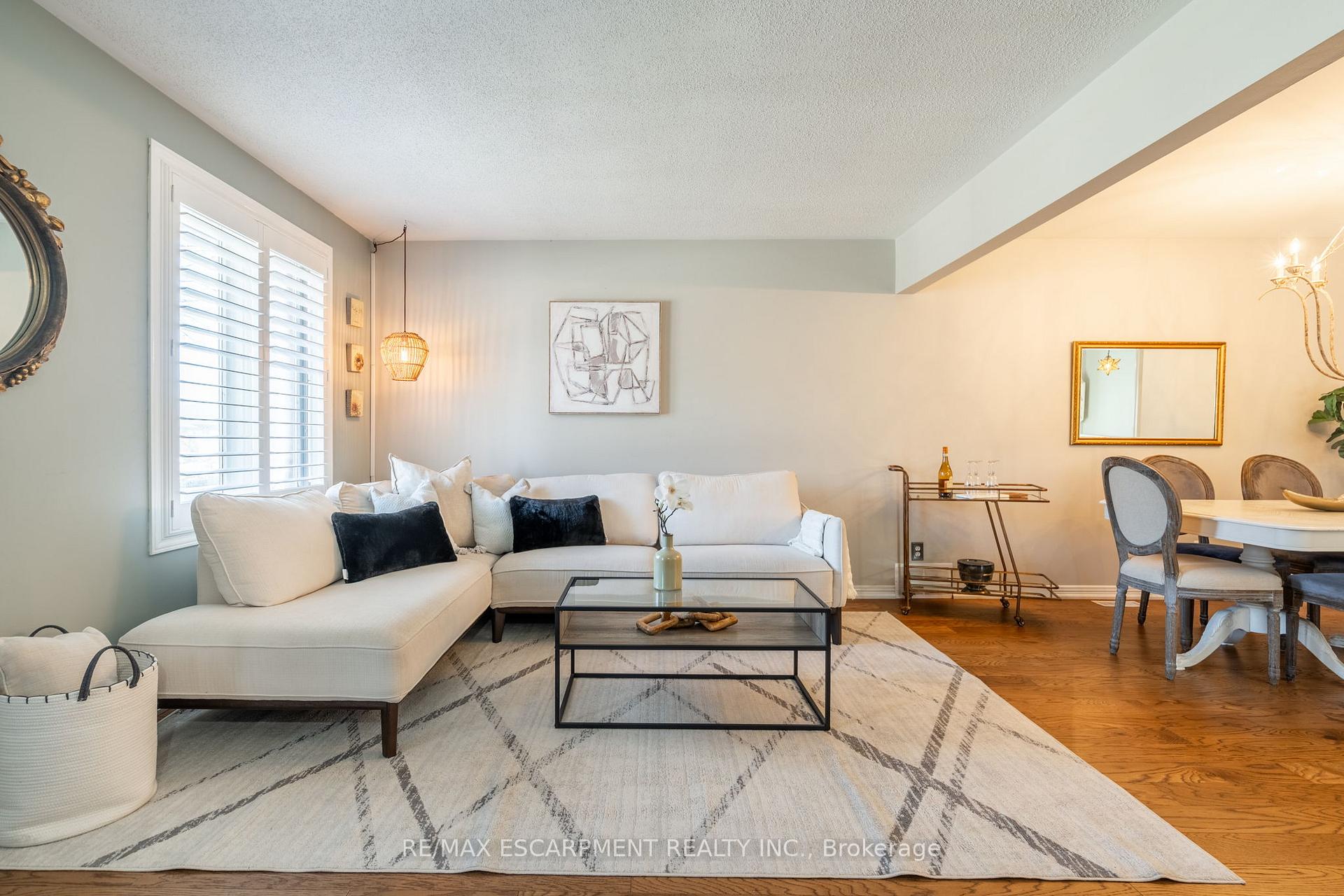Photo 4 of 16 Hawk Street, Brant, South Dumfries — HOMEH